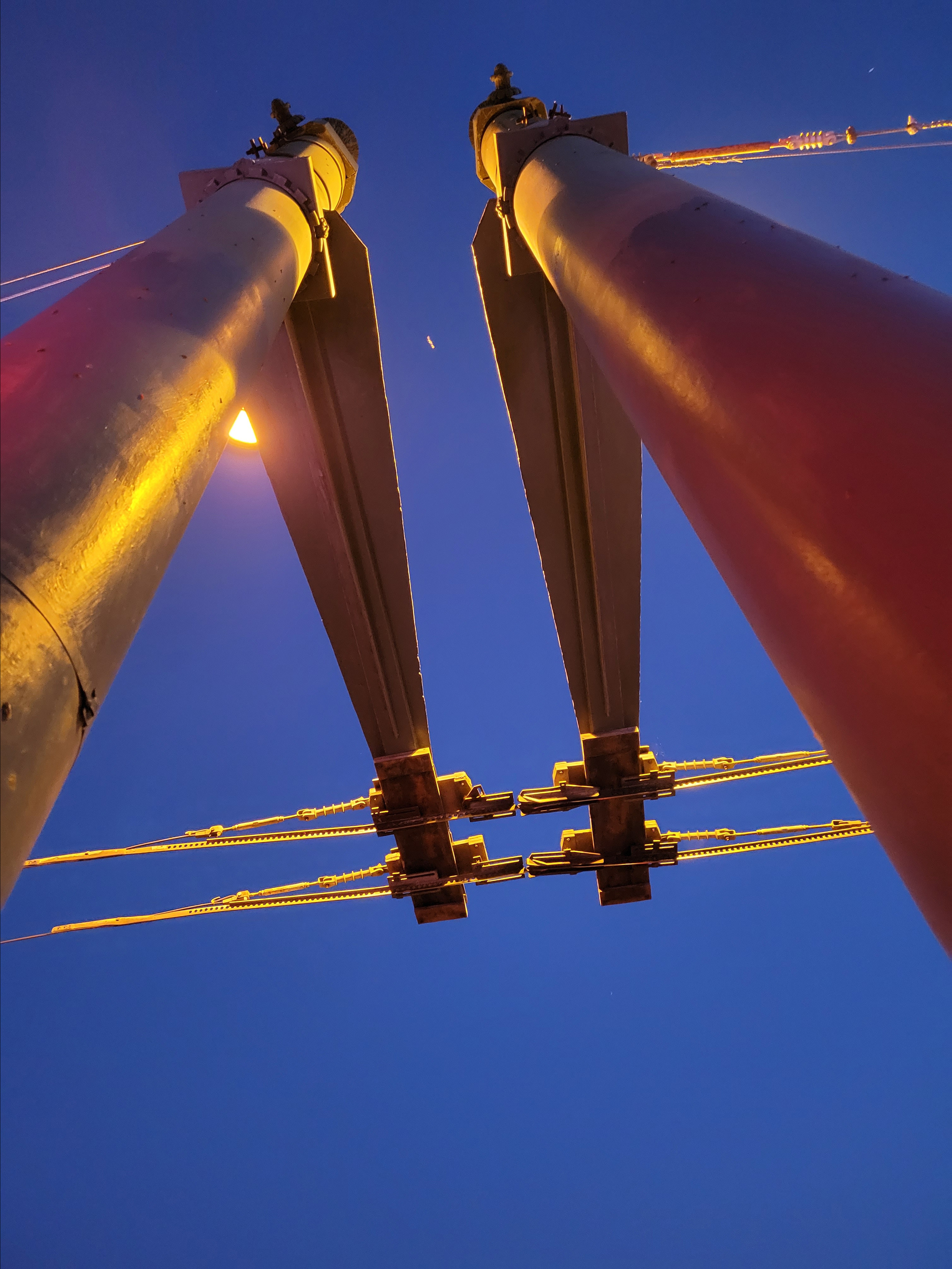 Место разрыва сети при разводе мостов