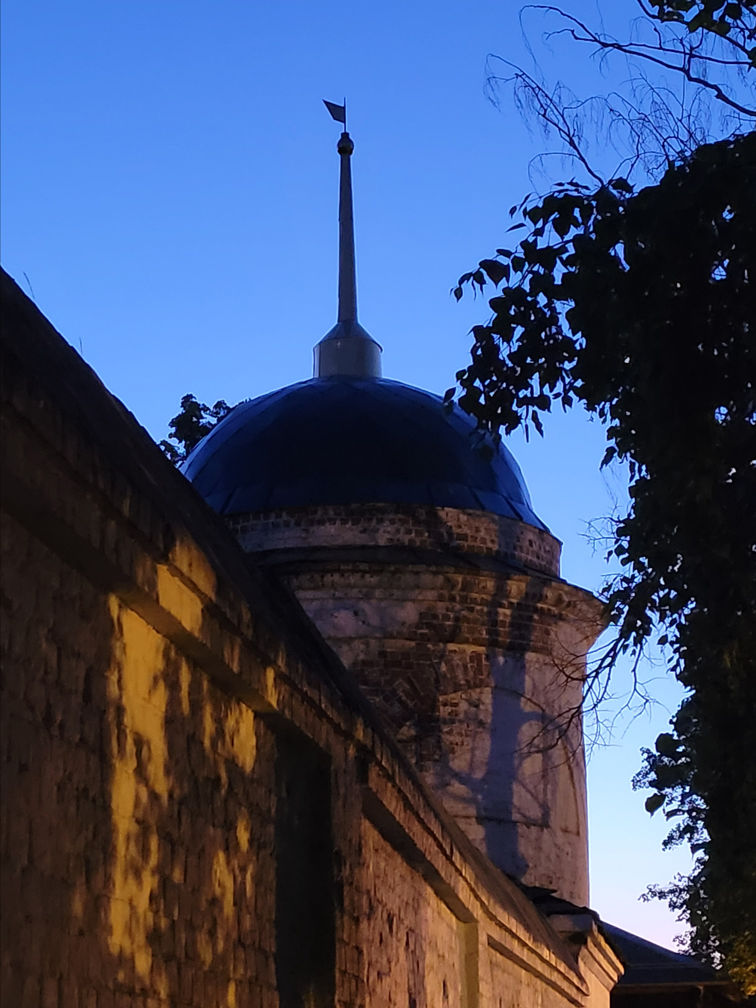 Множество монастырей