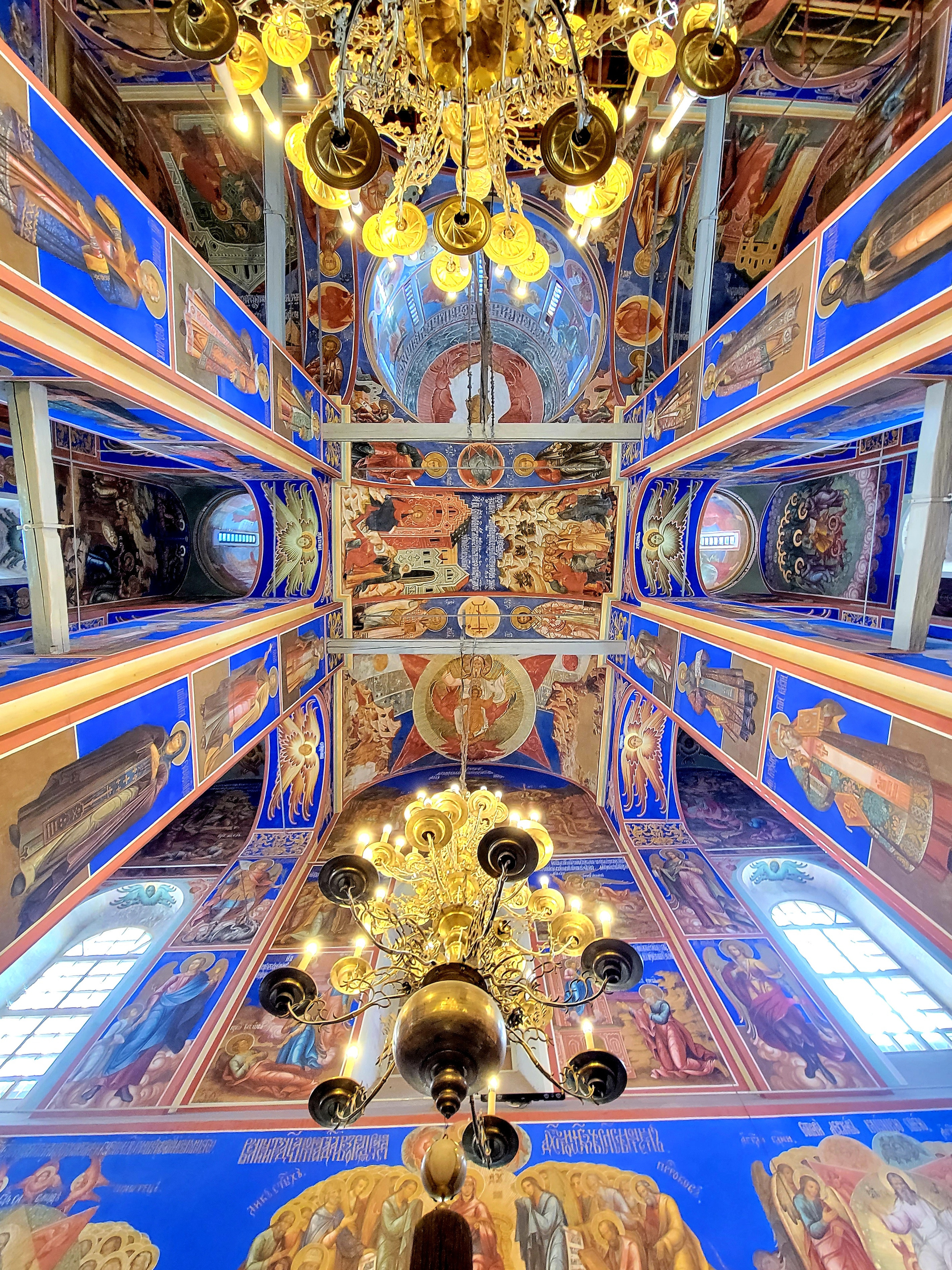 Редко снимаю в храмах