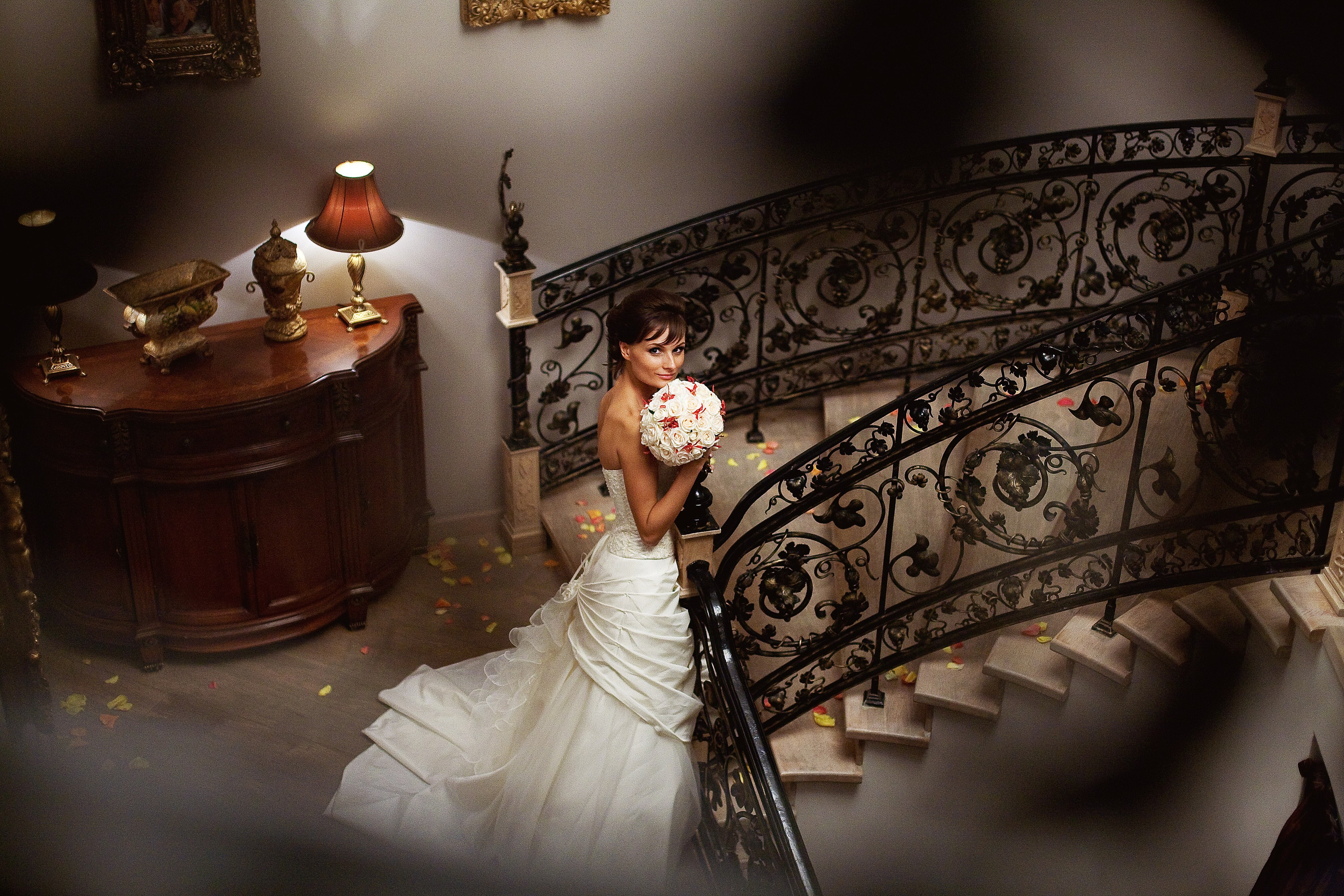 Свадебный фотограф и видеограф Павел Коротков. Эмоции фото и энергия видео, два в одном - вот моё кредо. Свадебный фотограф и видеограф в Москве и области. Выгодное предложение — два в одном