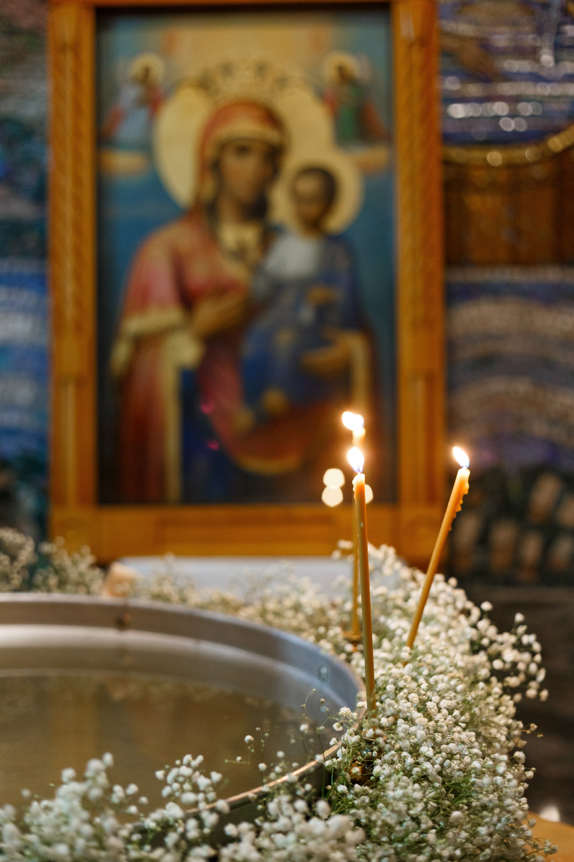 Крещение в храме Благовещения Пресвятой Богородицы в Петровском парке. Фотограф Юревич Арсений.