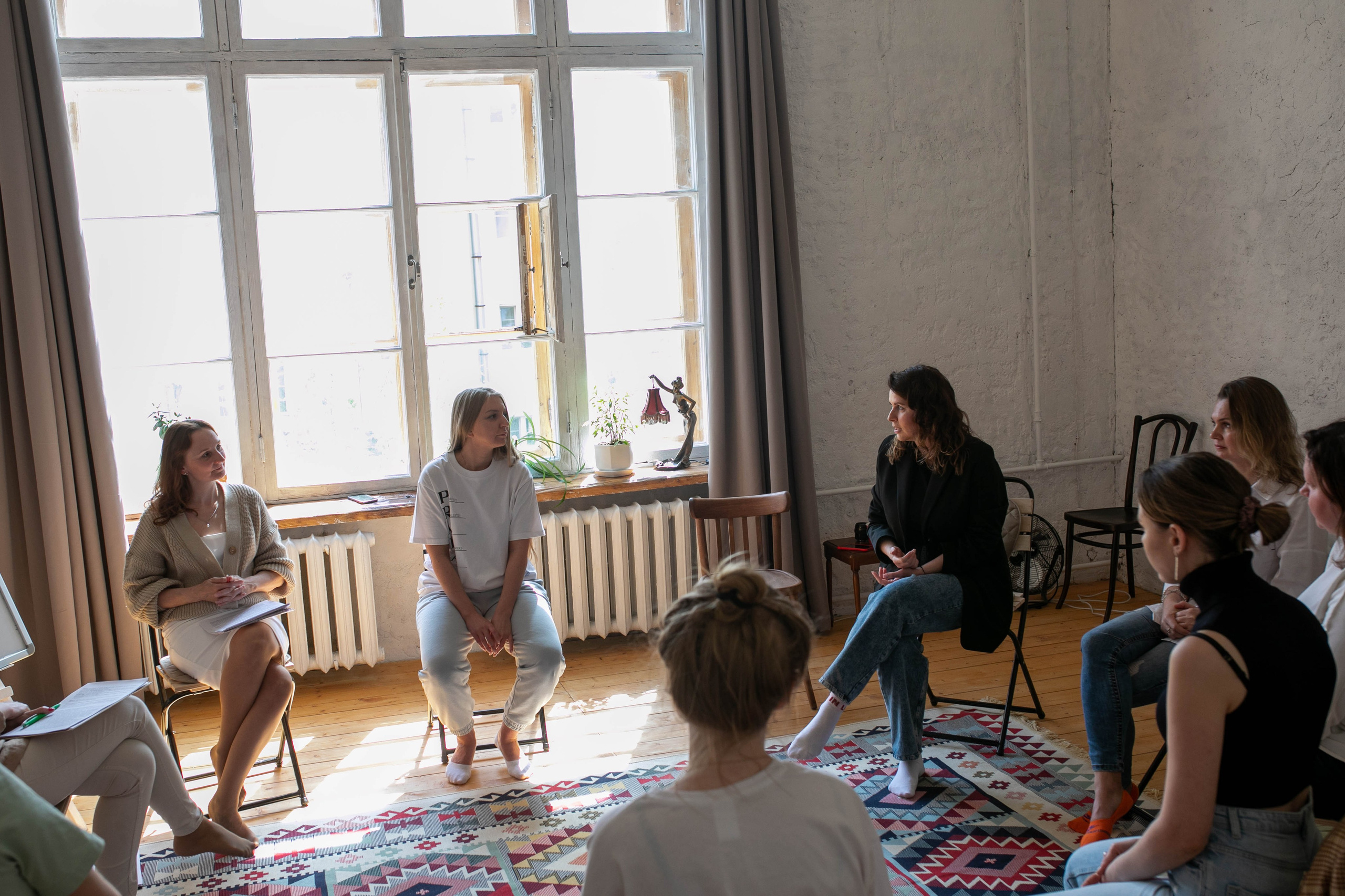 «В КРУГУ» Психологические тренинги в Санкт-Петербурге в живом формате