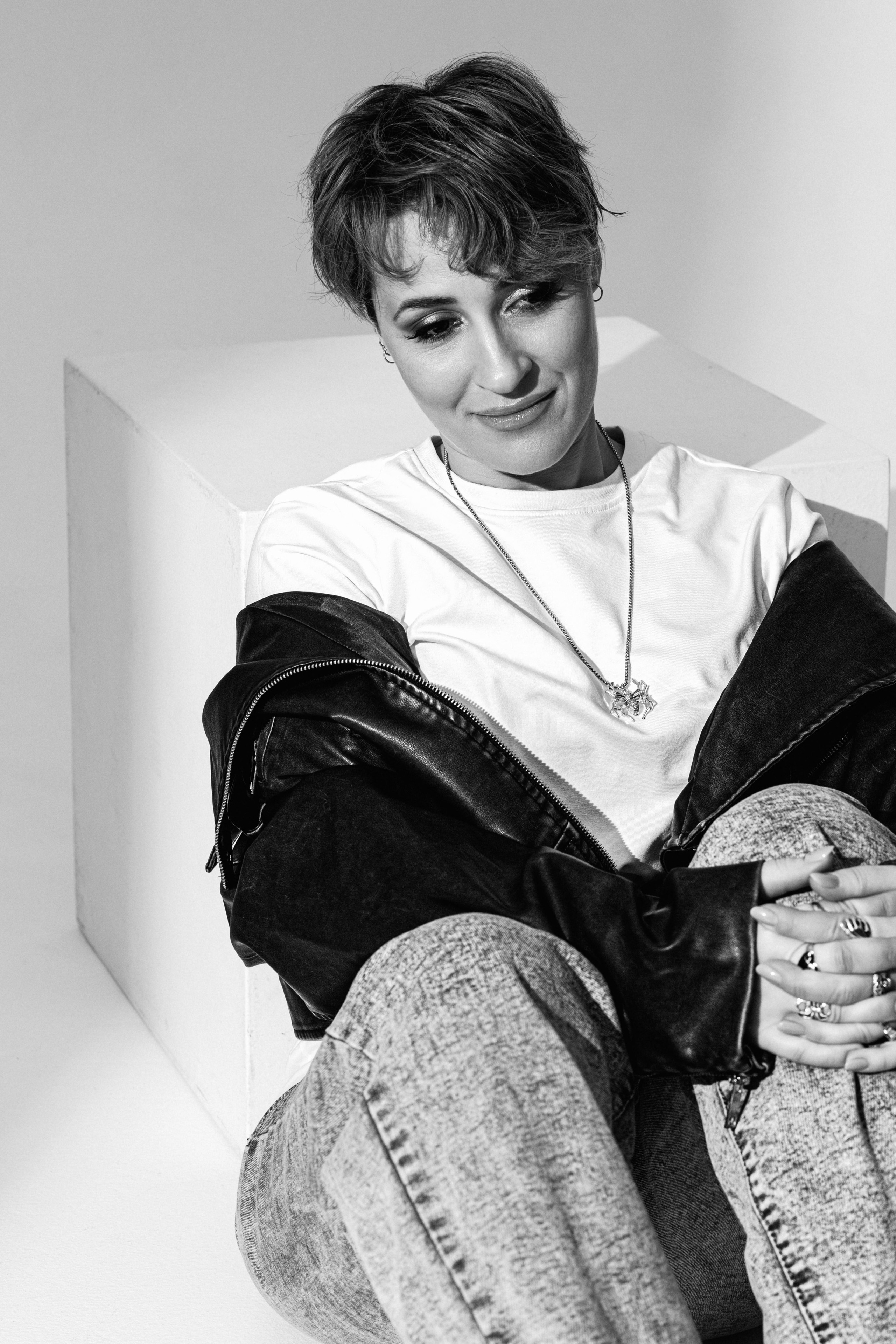 Женская индивидуальная фотосессия в фотостудии в городе Ростове