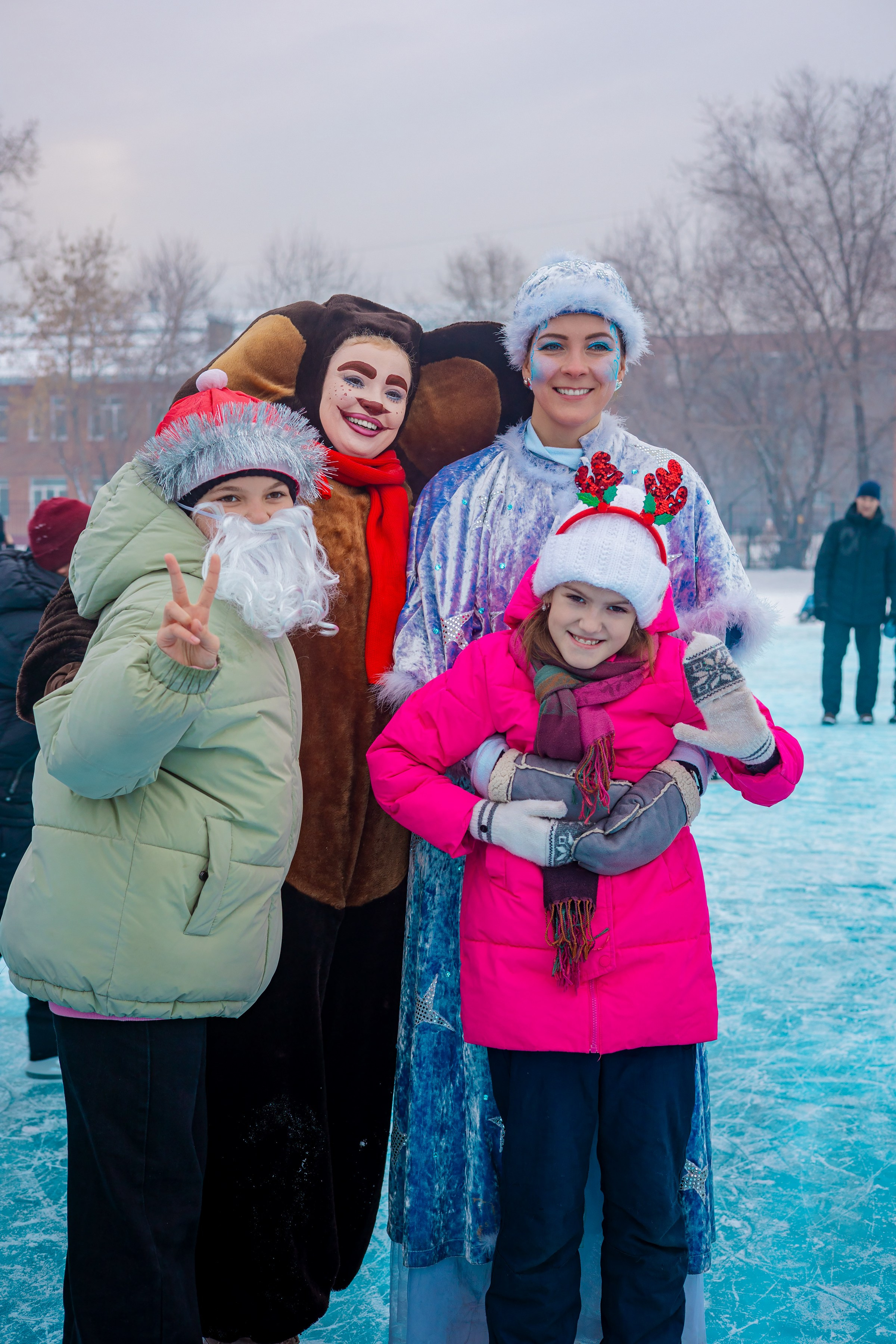 Открытие катка в СОШ 37. Фотограф Князев Сергей