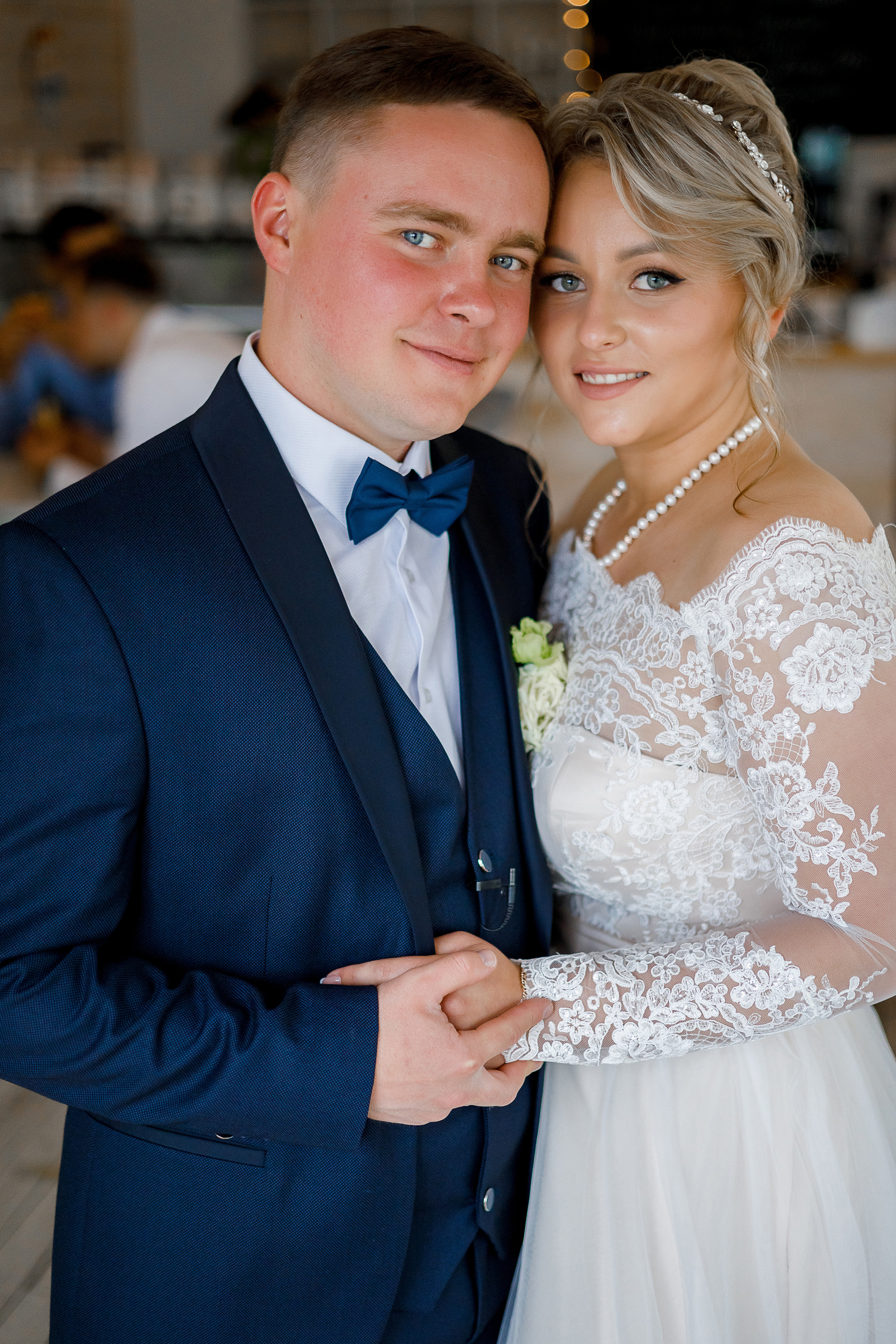 Красивая выездная регистрация в уютном дворике гостиницы. Олег Сверчков | Свадебный фотограф Вологда