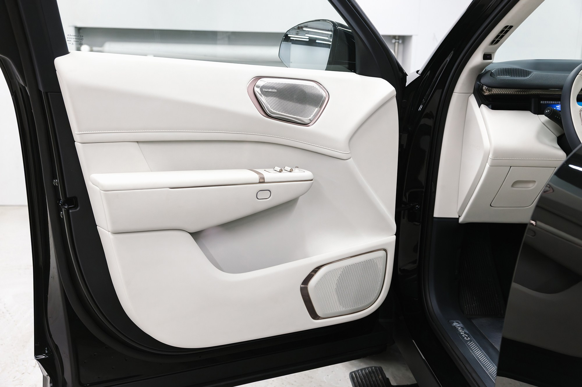 Lynk & Co 900 Ultra 2,0hyb 4WD AT (734 л. с.), 2025 г, 2,0 л бензин. Автосалон «Х-Авто»