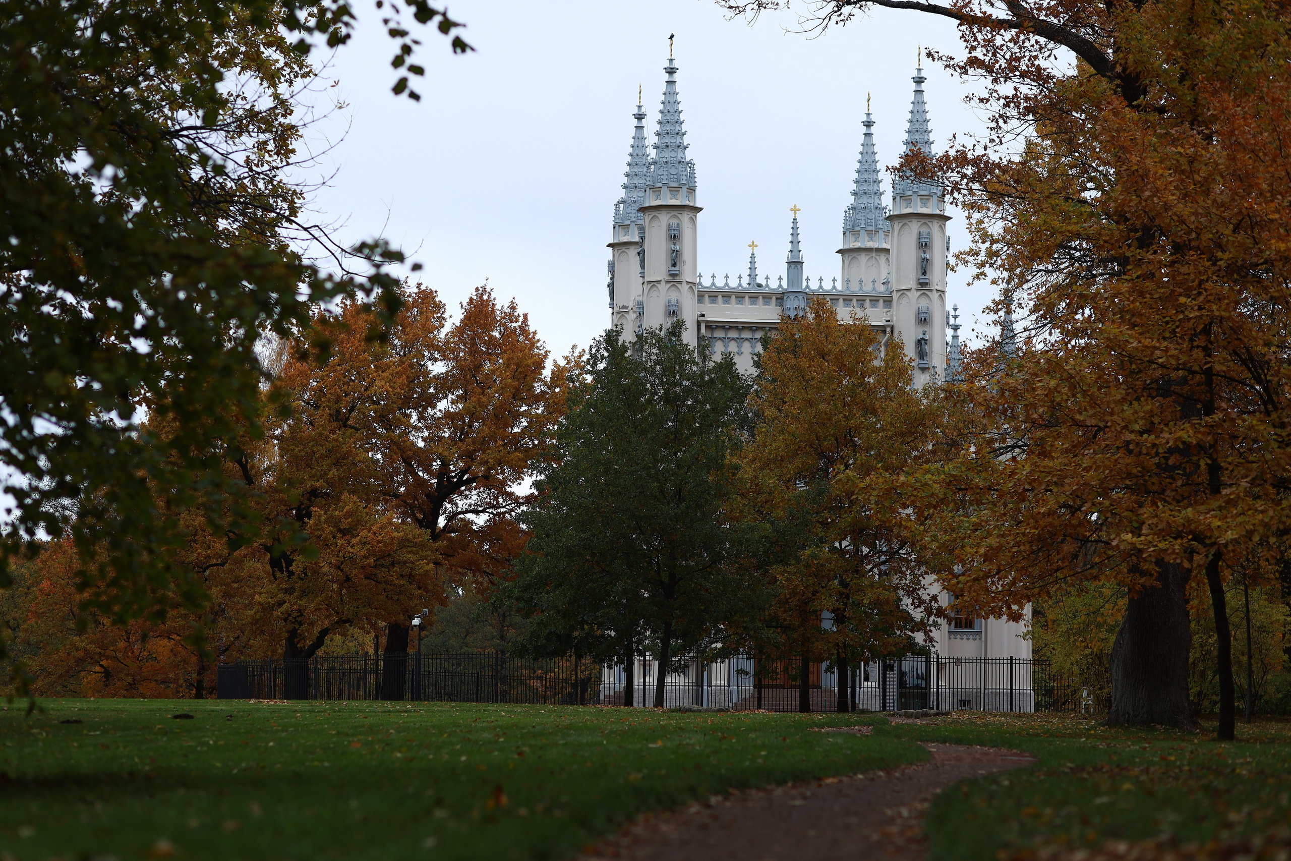 ФОТОСЕССИЯ В ПЕТЕРГОФЕ. ГДЕ СНИМАТЬ В ПЕТЕРГОФЕ
