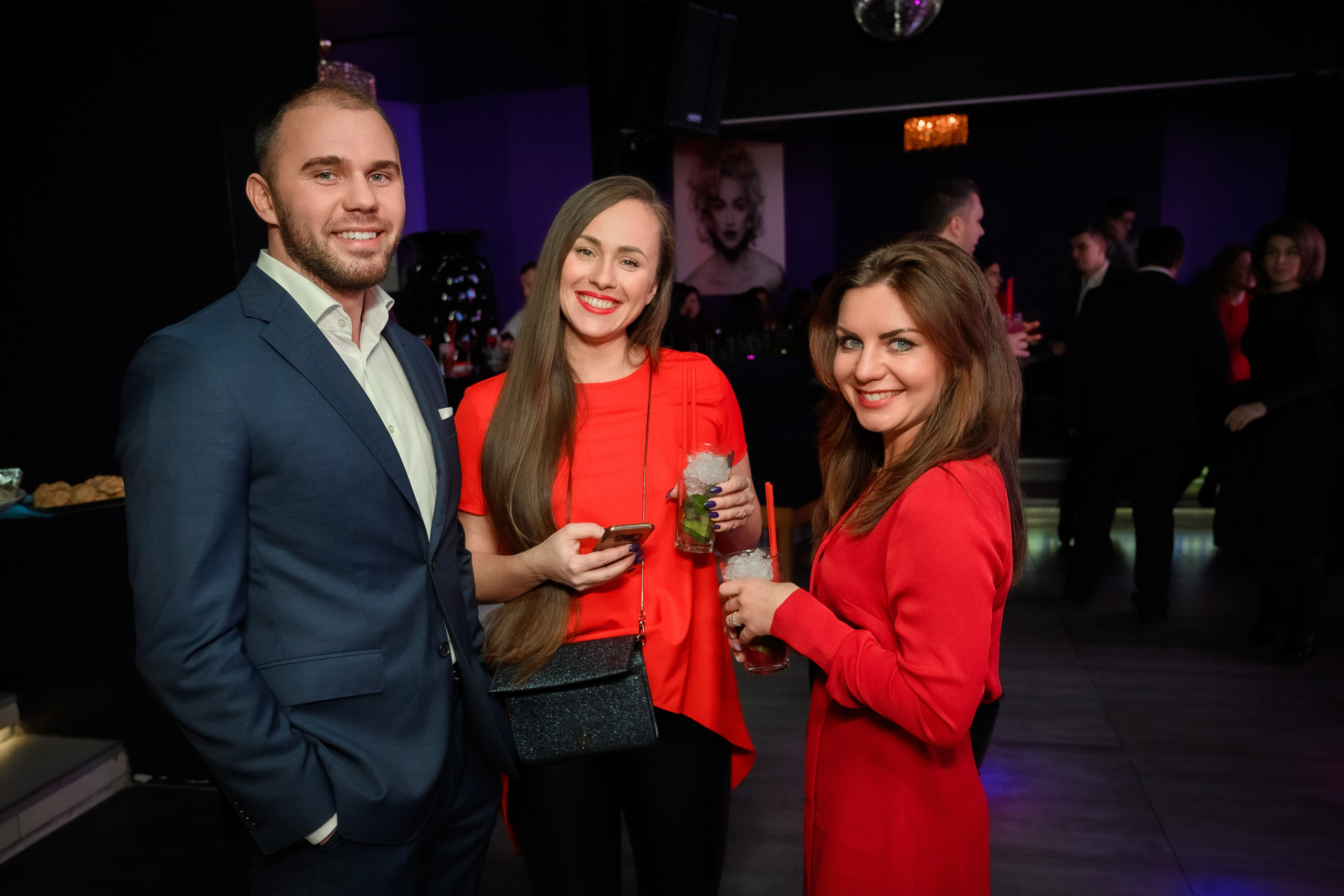 Услуги фотографа цена за час от 6000 в СПб.