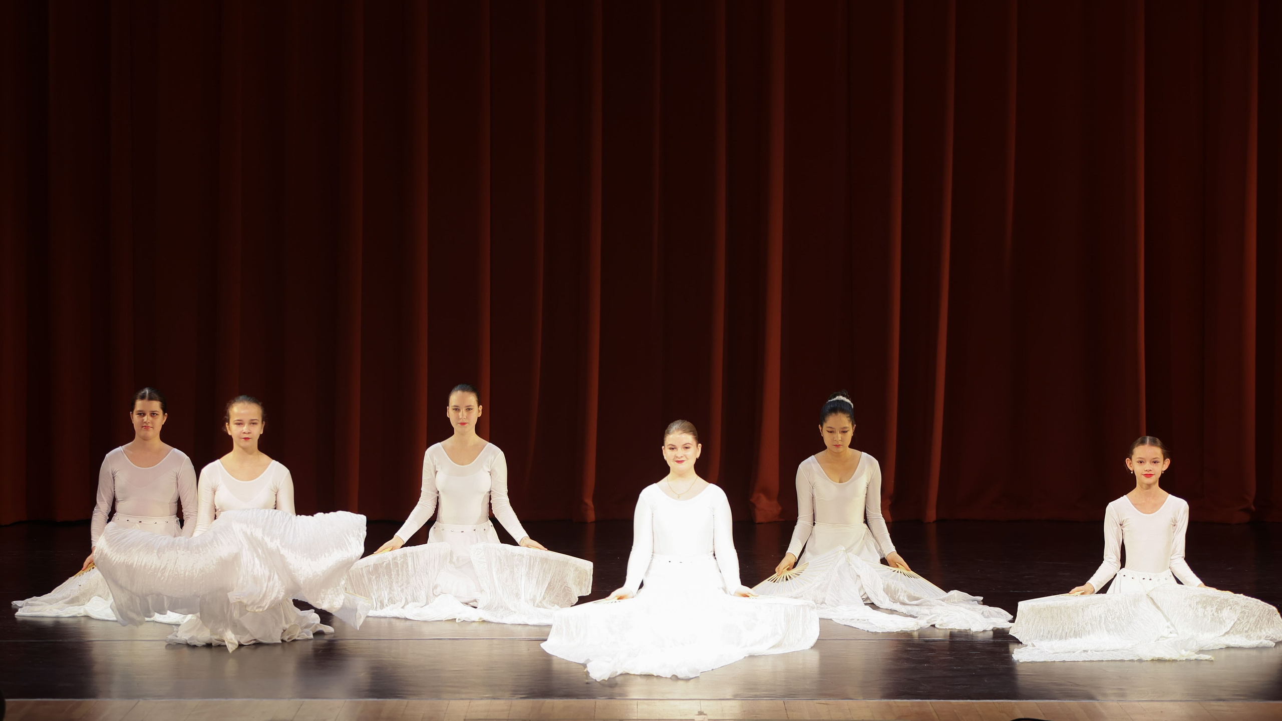 Фестиваль хореографического искусства «КУБОК ЛЕГЕНДЫ — 2025». Выпускные альбомы и школьный фотограф в Подольске, Троицке, Щербинке, Москве и Московской области