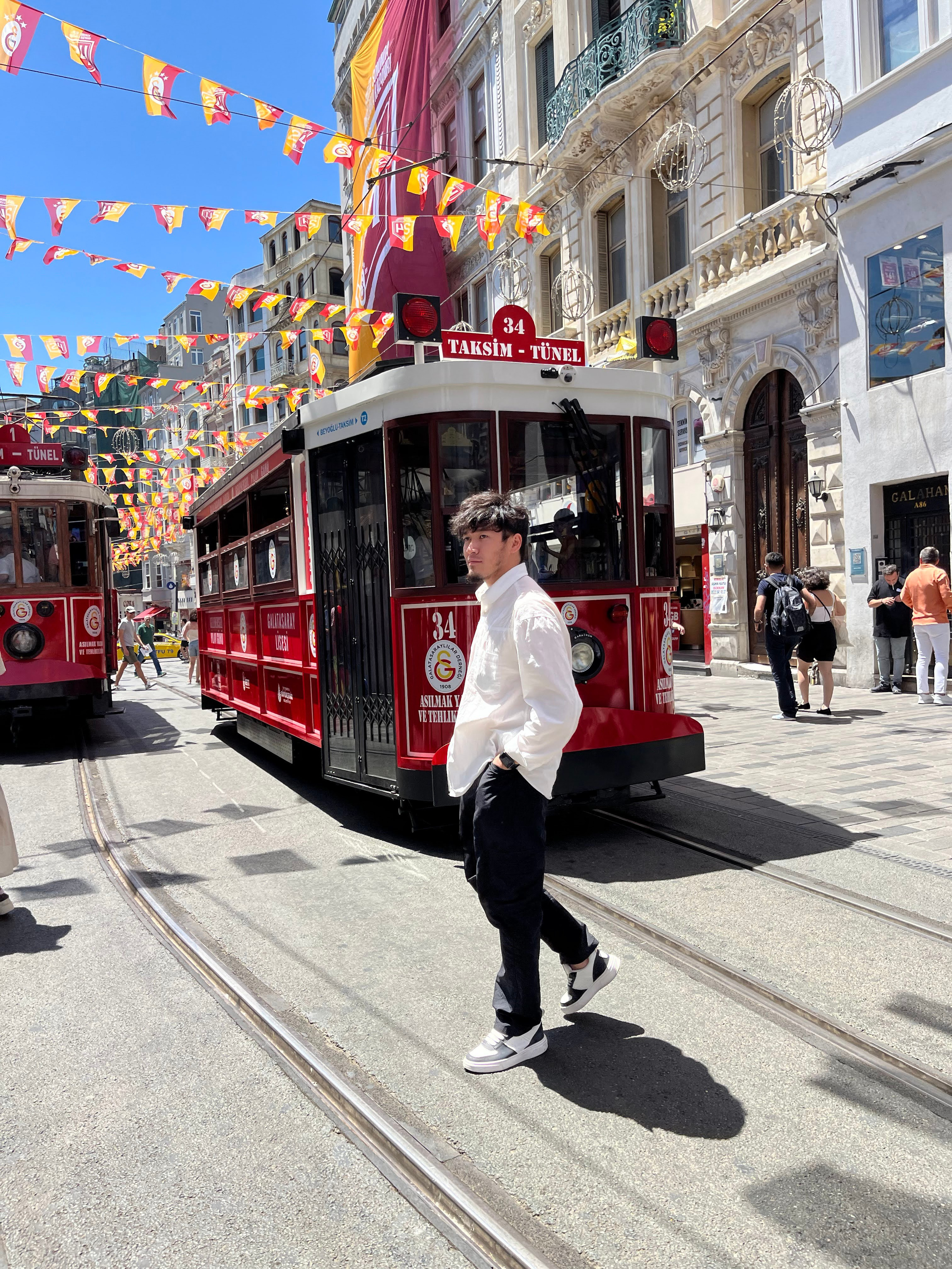 WEDDING VIDEOGRAPHER