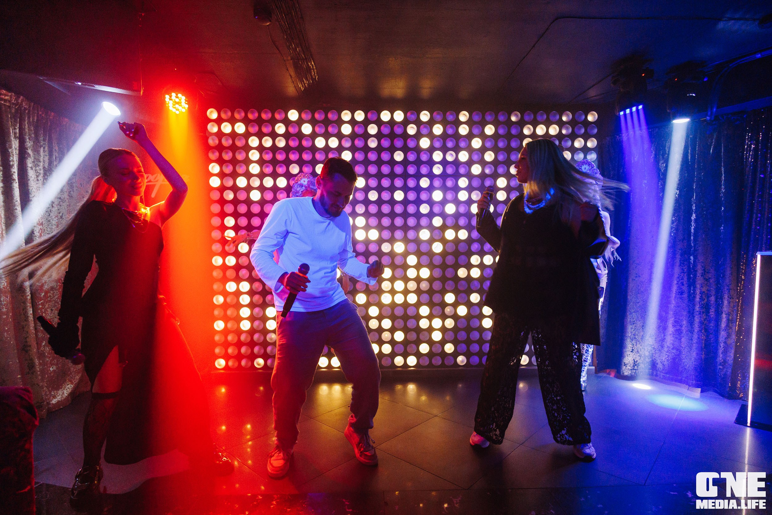 Фоторепортаж из караоке-клуба Эйфория. One Media Life: фоторепортажи, фотоотчеты с мероприятий и заведений