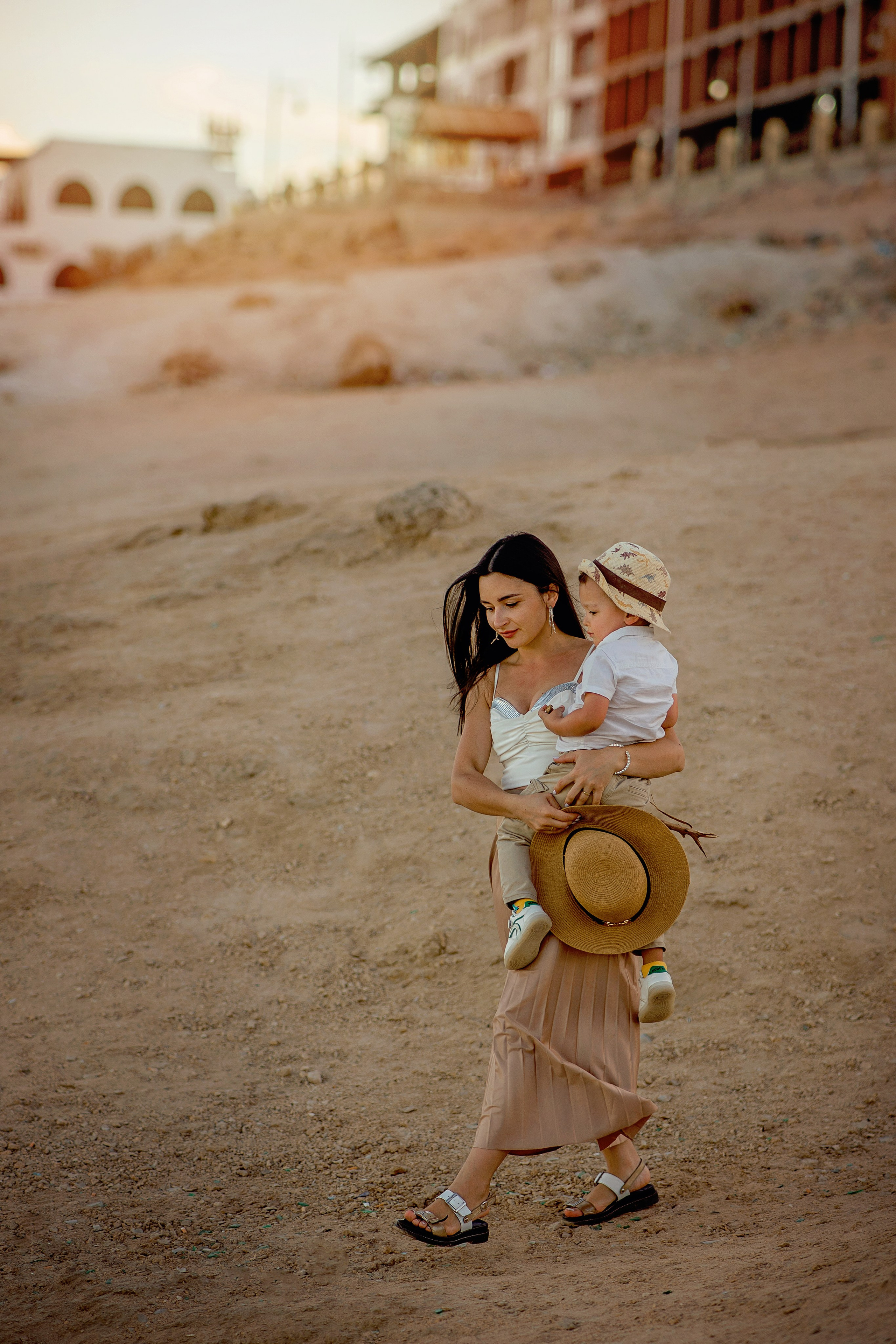 Фотосессия на диком пляже. Фотограф в Египте, Хургаде, Луксоре, Сафаге. Фотограф по всему миру