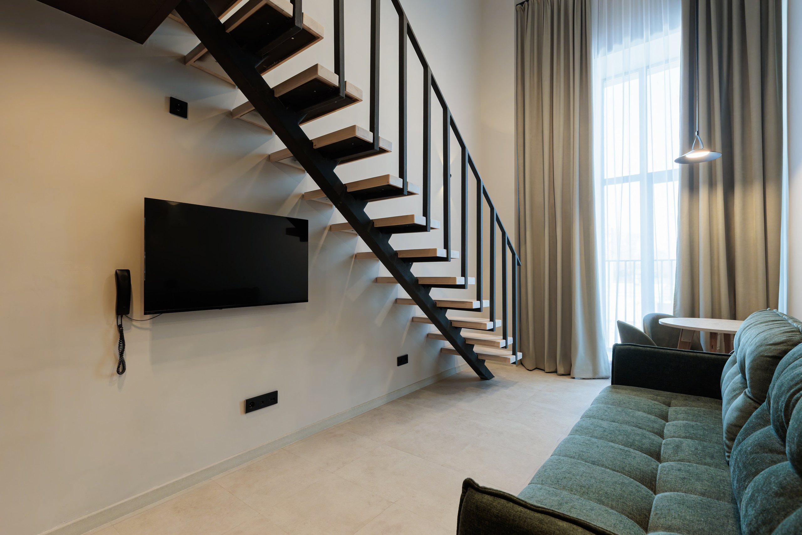 Фотограф для интерьерной съемки апартаментов. Контент для бизнеса в Екатеринбурге Полдень Медиа