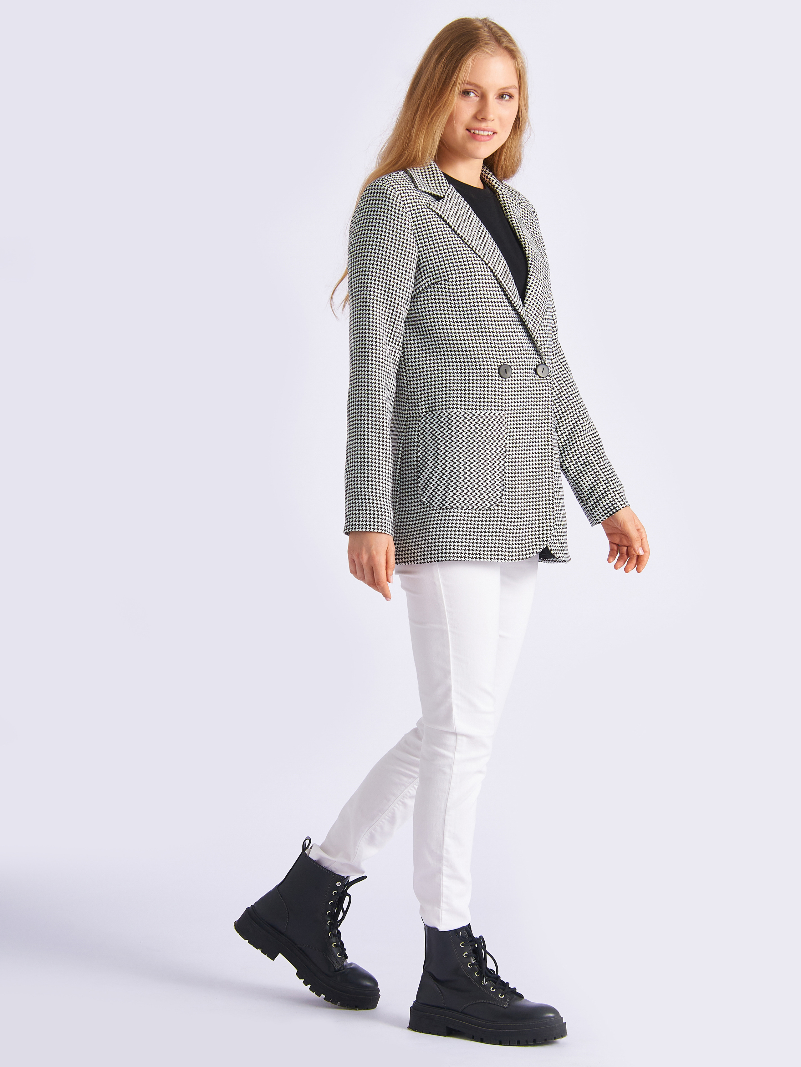 Каталоги. Создание ИИ контента, фотосессии, инфографика в Москве