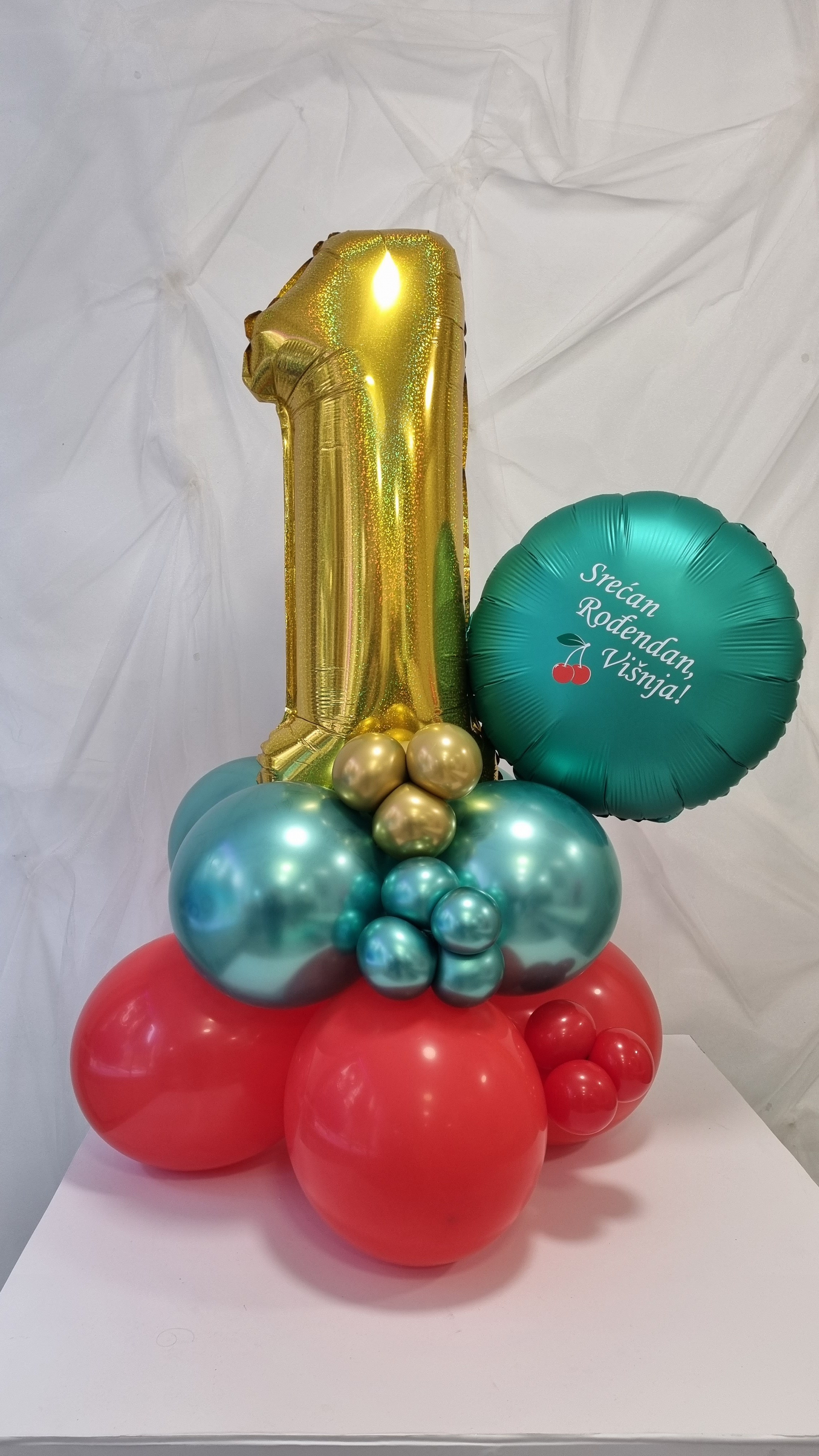 Dostava balona Novi Sad Dostava balona Beograd. Шары с гелием, фотозоны Нови Сад Белград. Balone i dekoracije od balona Novi Sad Beograd