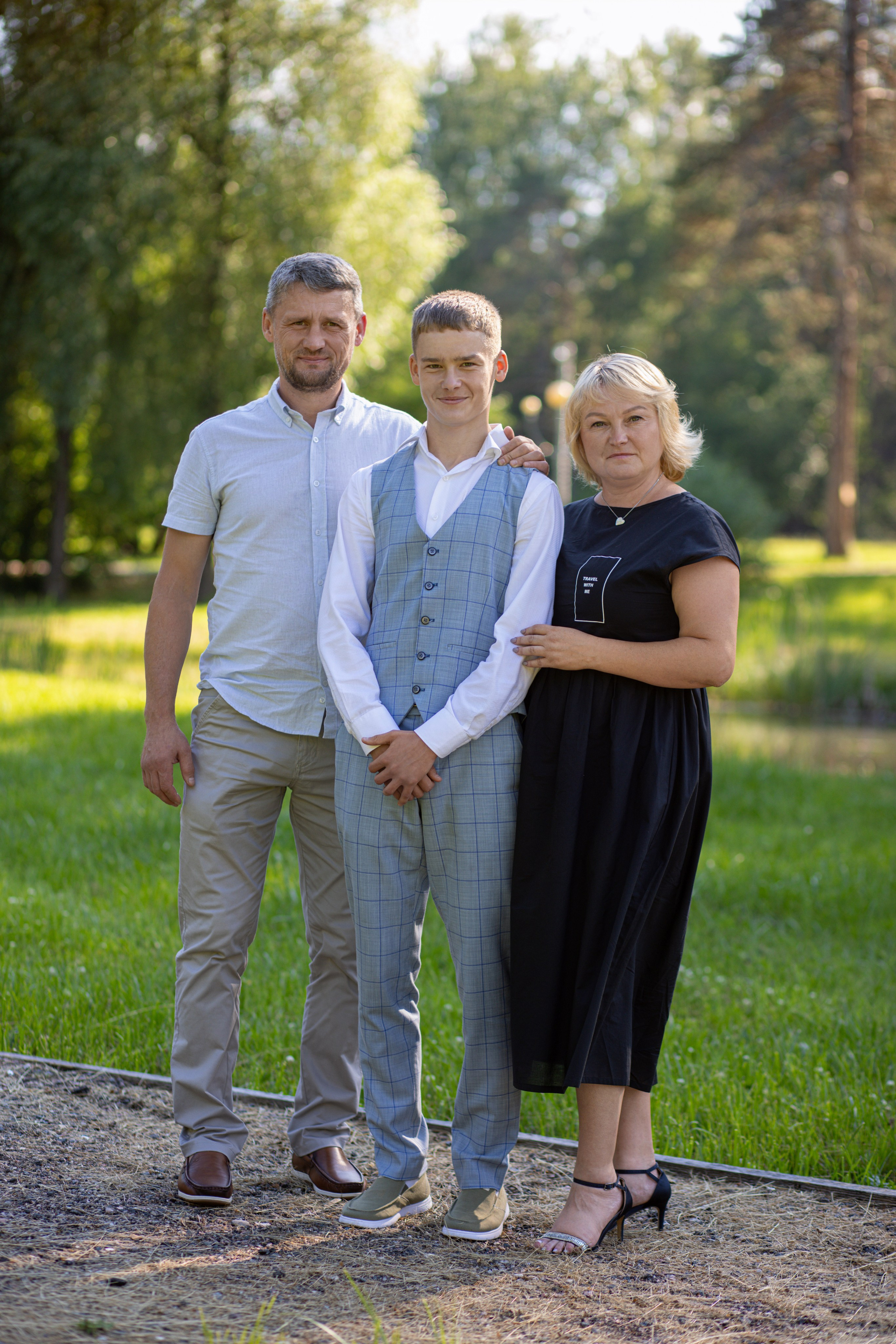 Фотосессия на выпускной. Школа № 12, 11 класс, 2024 г. Студия выпускных альбомов Остров