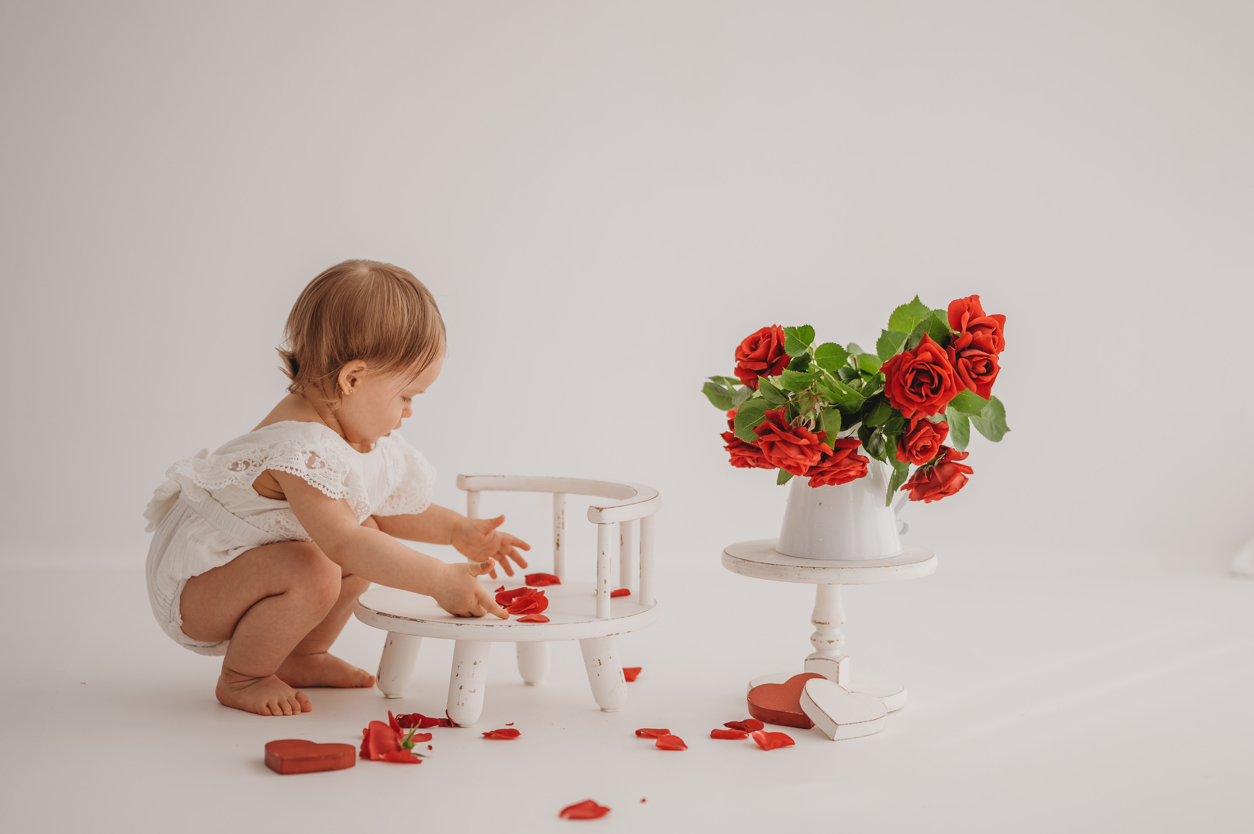 Викуля и клубничка. Детский и семейный фотограф Ирина Гладких