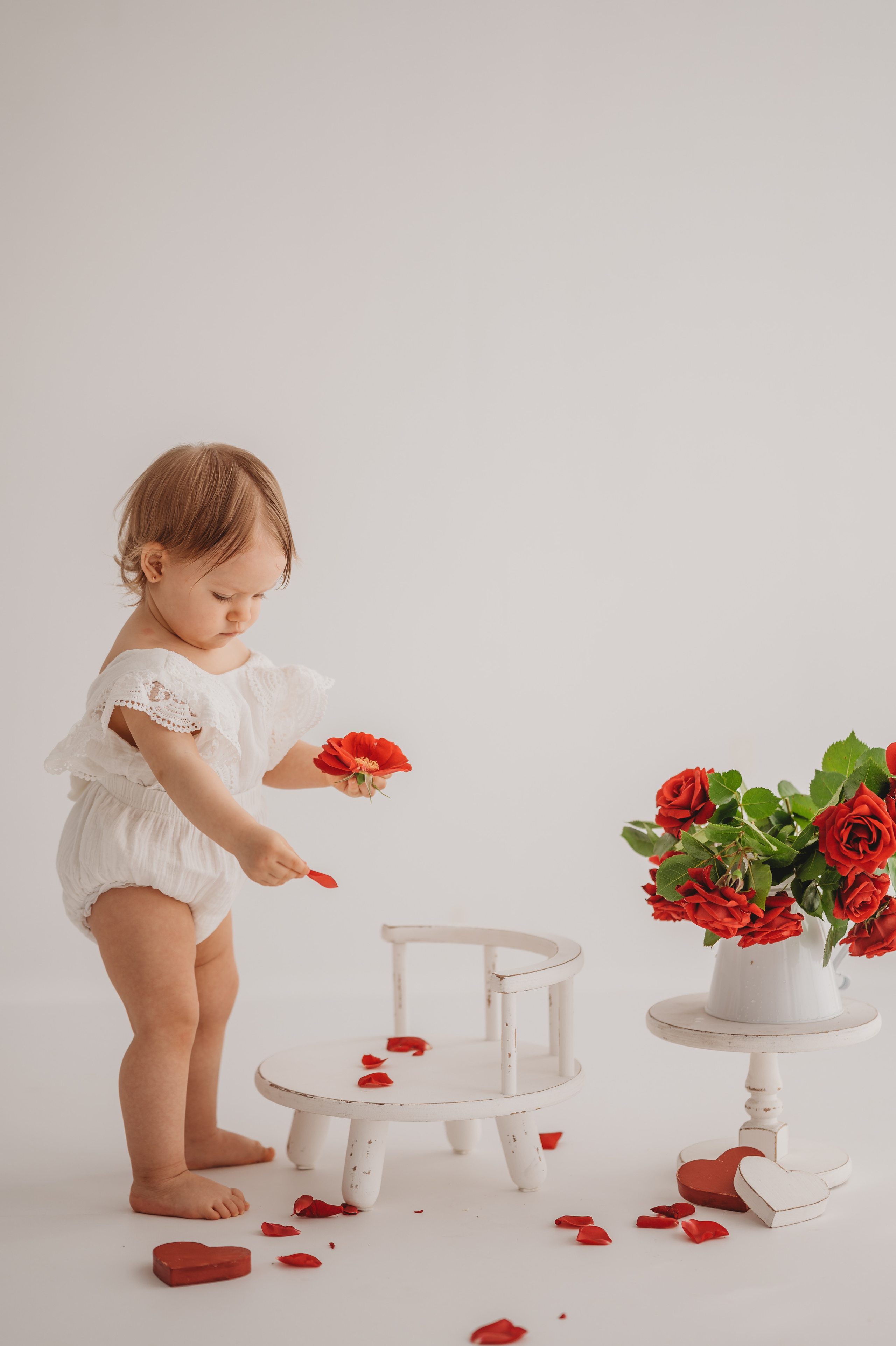 Викуля и клубничка. Детский и семейный фотограф Ирина Гладких