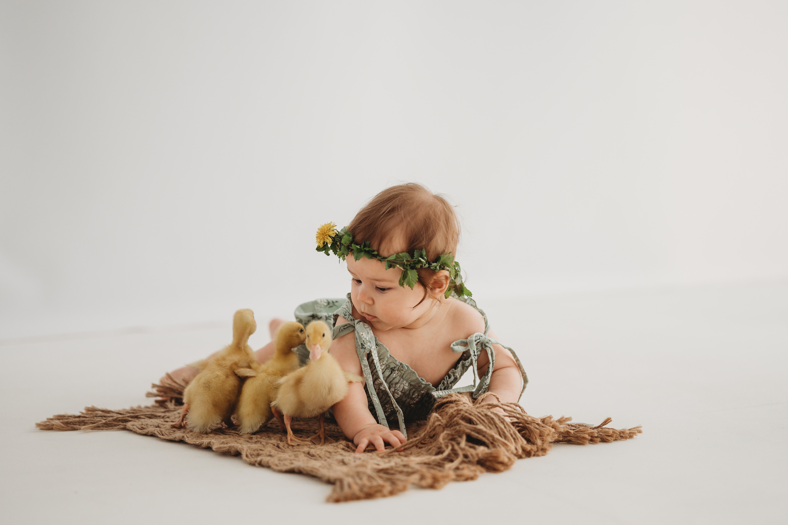 Оливия и утята. Детский и семейный фотограф Ирина Гладких