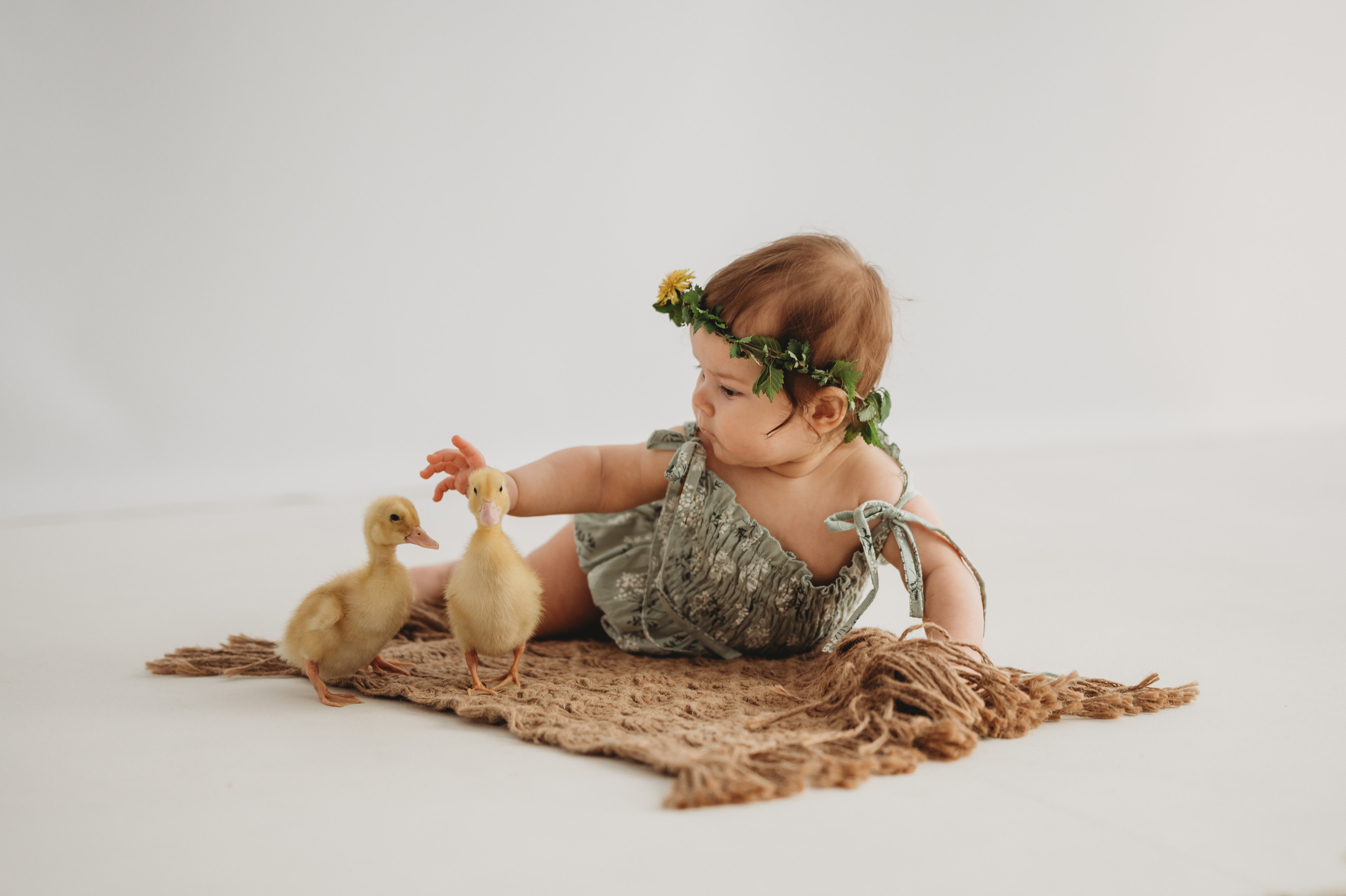 Оливия и утята. Детский и семейный фотограф Ирина Гладких