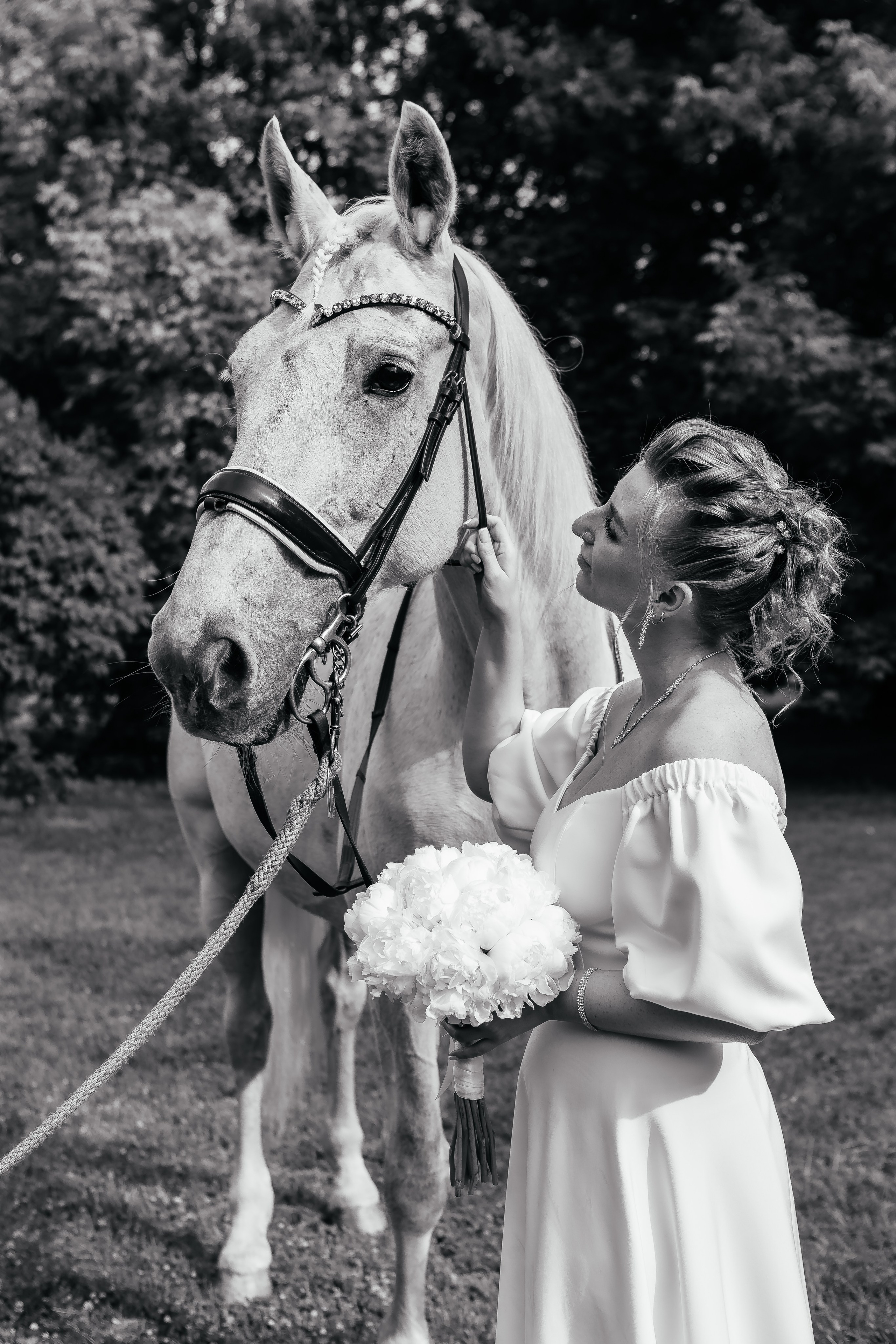 Серия фотографий со свадебной прогулки в заповеднике Коломенское. Свадебный фотограф в Москве