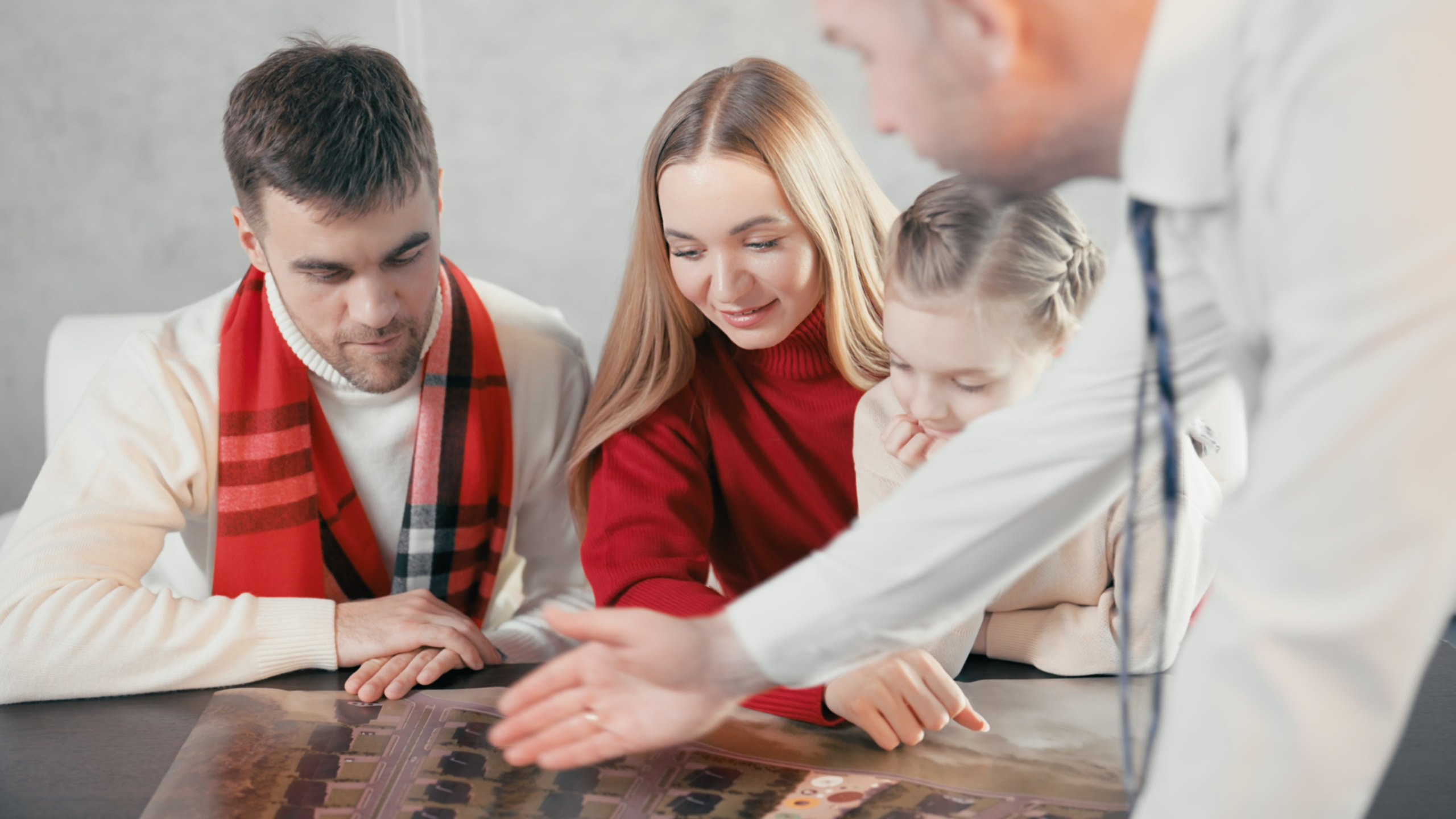 Рекламный ролик коттеджного поселка | Промо для застройщиков в Пензе. Видеосъемка — Продакшн полного цикла — Услуги видеооператора в Пензе