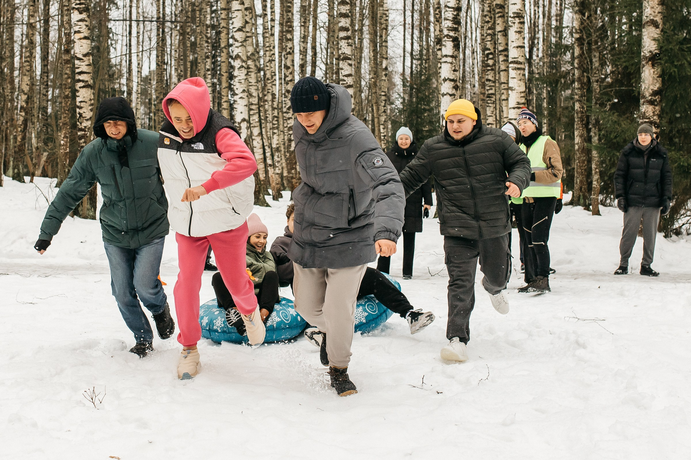 Хороший репортажный фотограф на корпоратив в Питере