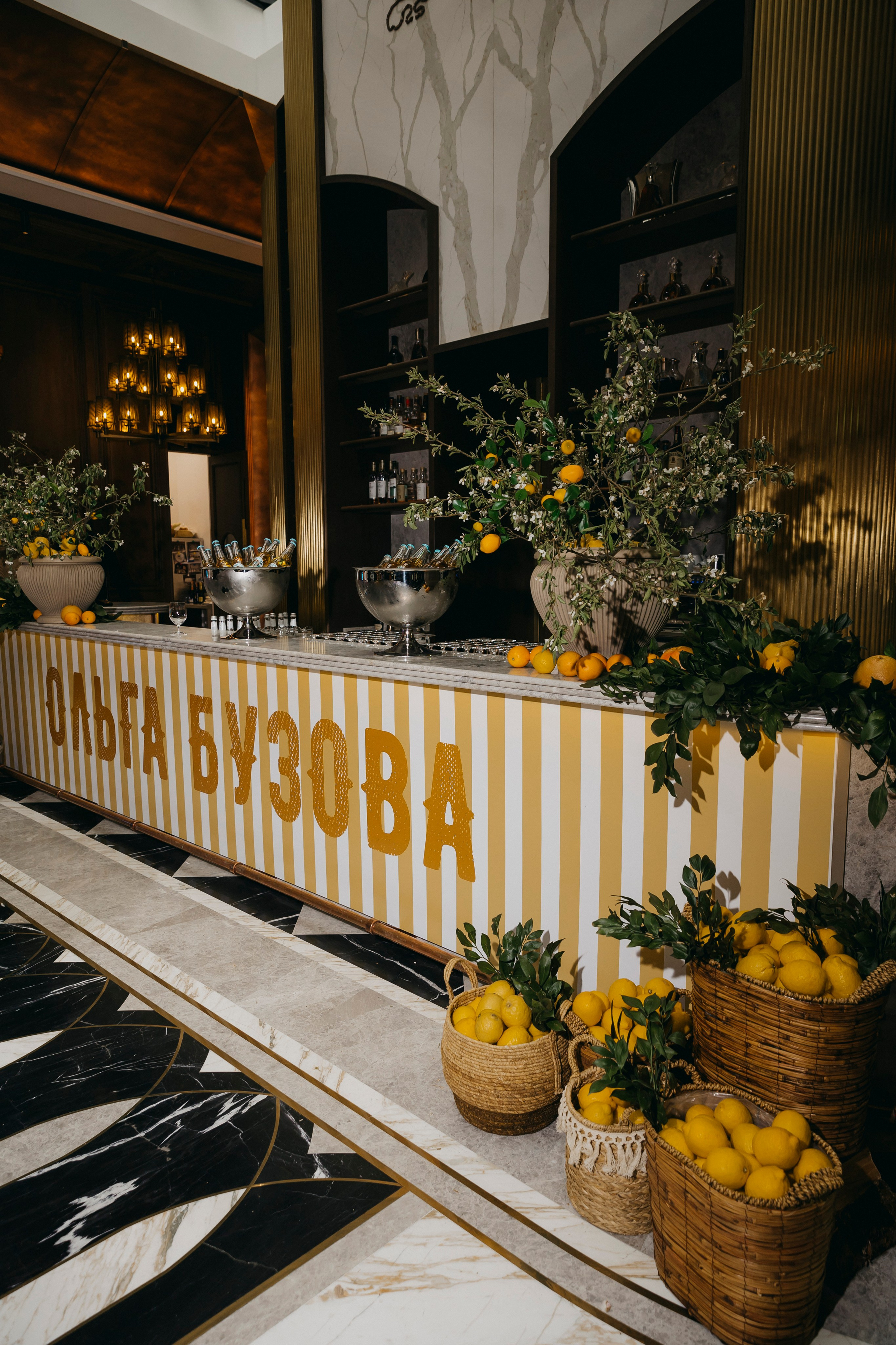 Ольга Бузова: 20 лет в эфире. «Птичка на проводе»: информационный портал в Москве