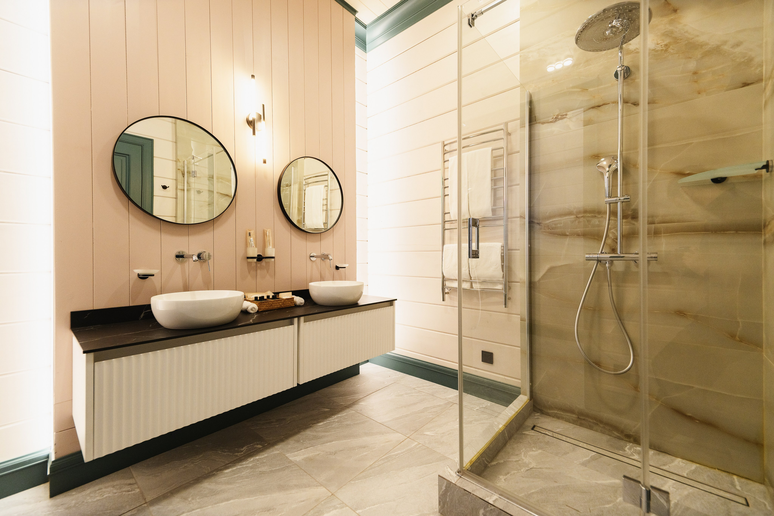 Фотосъемка базы отдыха в Петропавловске-Камчатском, Профессиональная съемка интерьеров в Петропавловске-Камчатском, Съемка природы Камчатки для базы отдыха в Петропавловске-Камчатском, Красивые фото территории базы отдыха в Петропавловске-Камчатском, Заказать фотосъемку базы отдыха в Петропавловске-Камчатском.