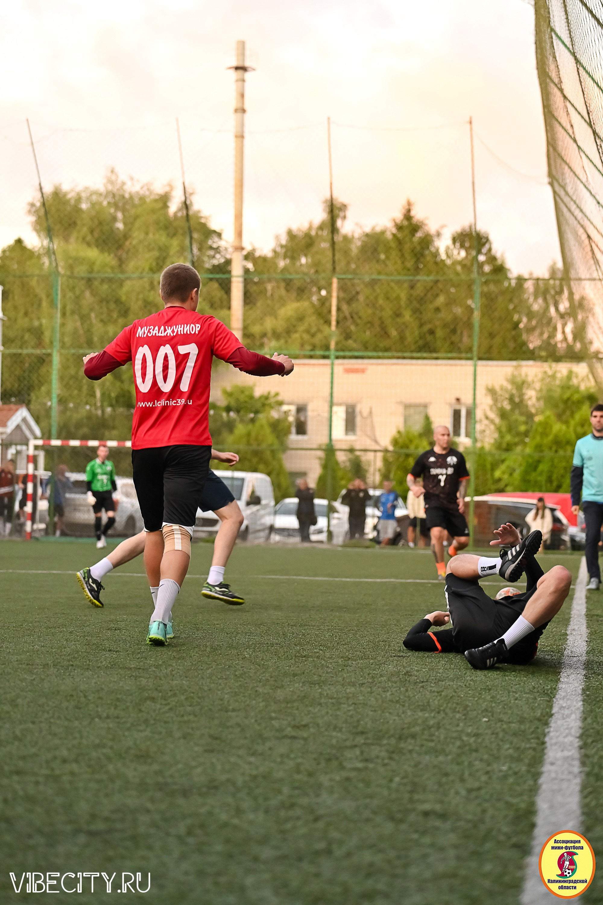 ИГРЫ МИНИ-ФУТБОЛЬНОЙ И КОРПОРАТИВНОЙ ЛИГИ. VIBECITY.RU Вайб Сити Ру Фоторепортажи Фотоотчеты Калининград