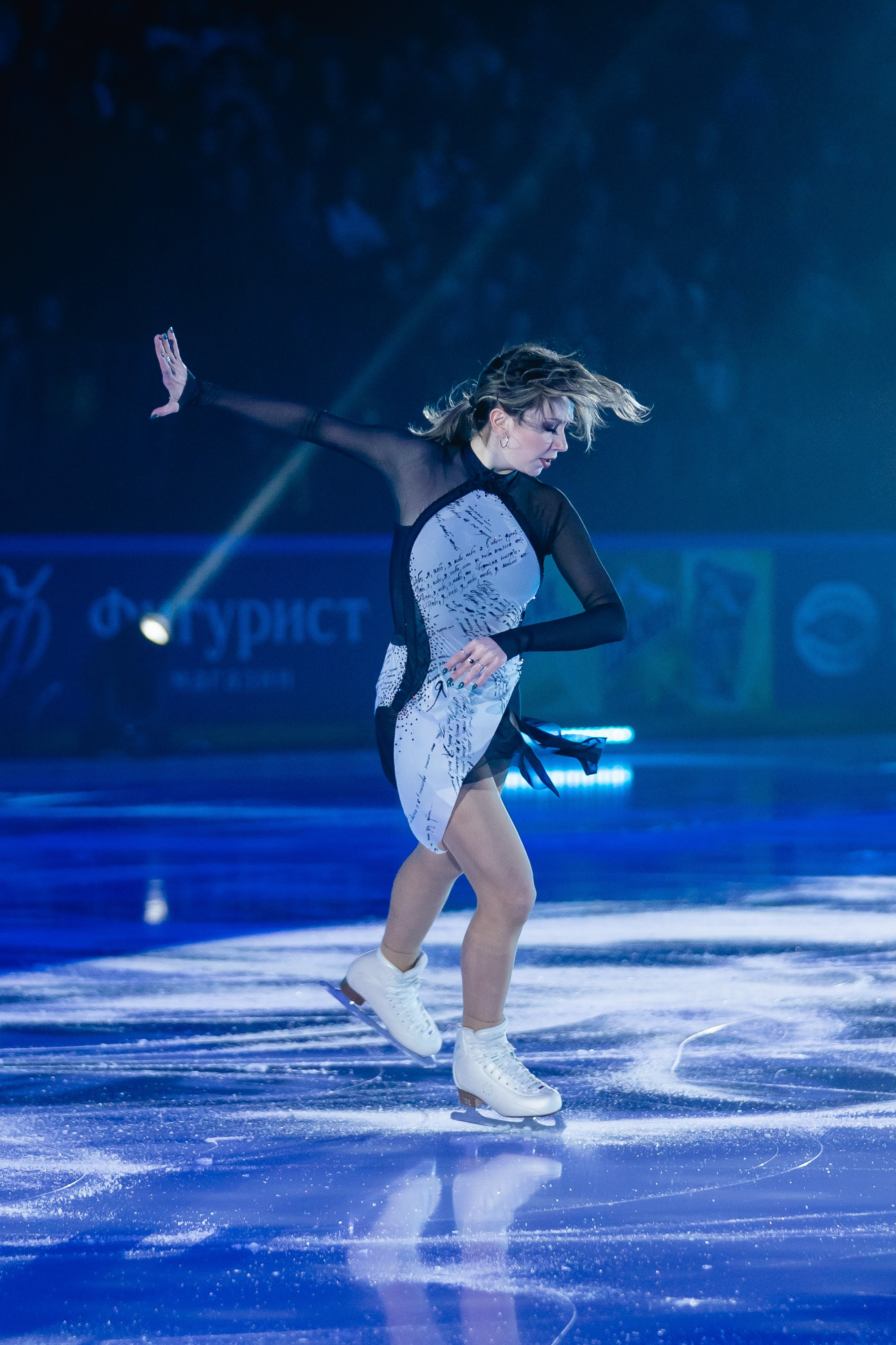 Шоу «Чемпионы на льду» в Новосибирске. Воробьева Ксения — Спортивный и танцевальный фотограф Новосибирск