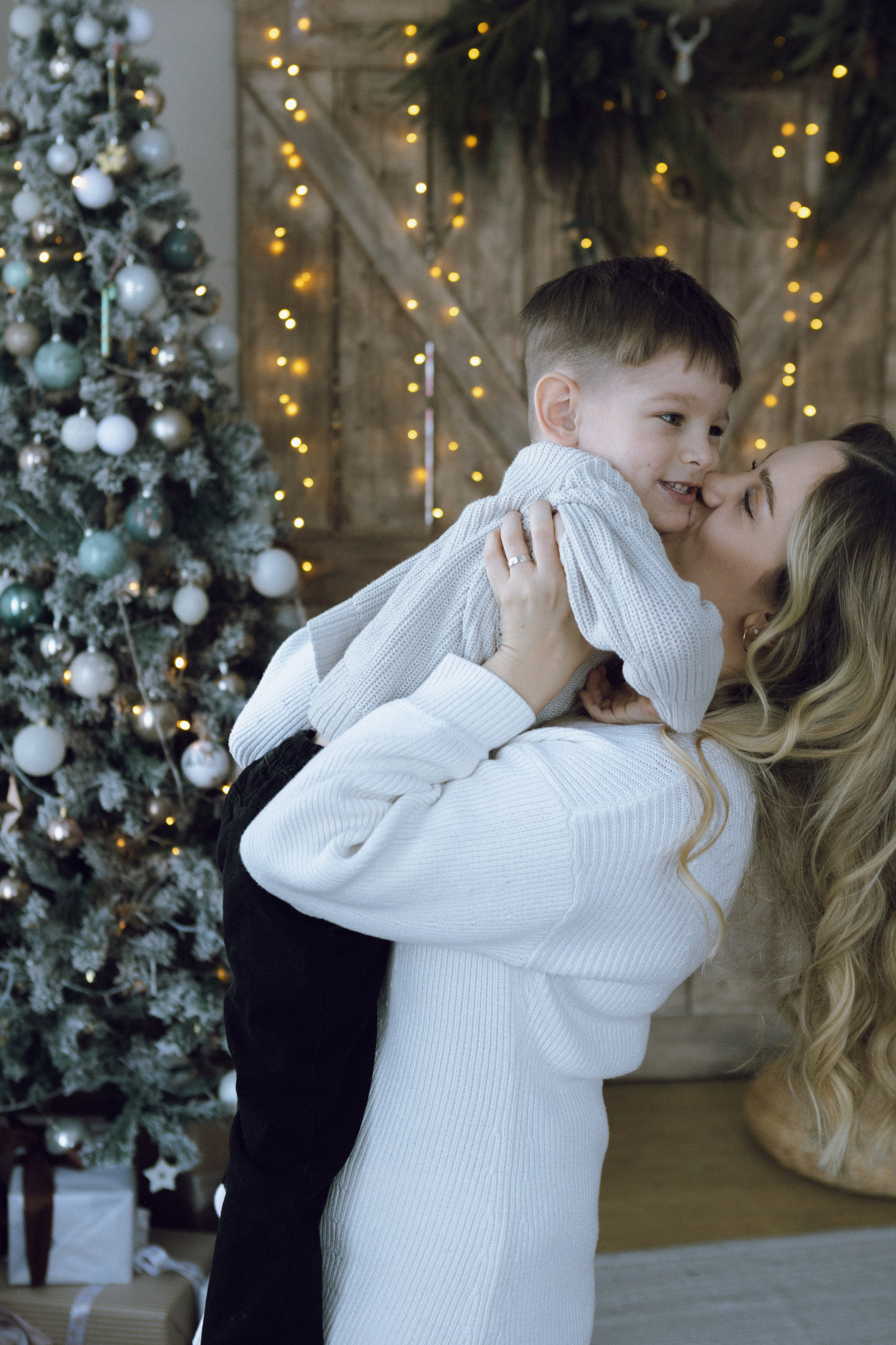 Новогодняя фотосессия. Фотограф Челябинск Эвелина Ганага, съемка для бизнеса и маркетплейсов