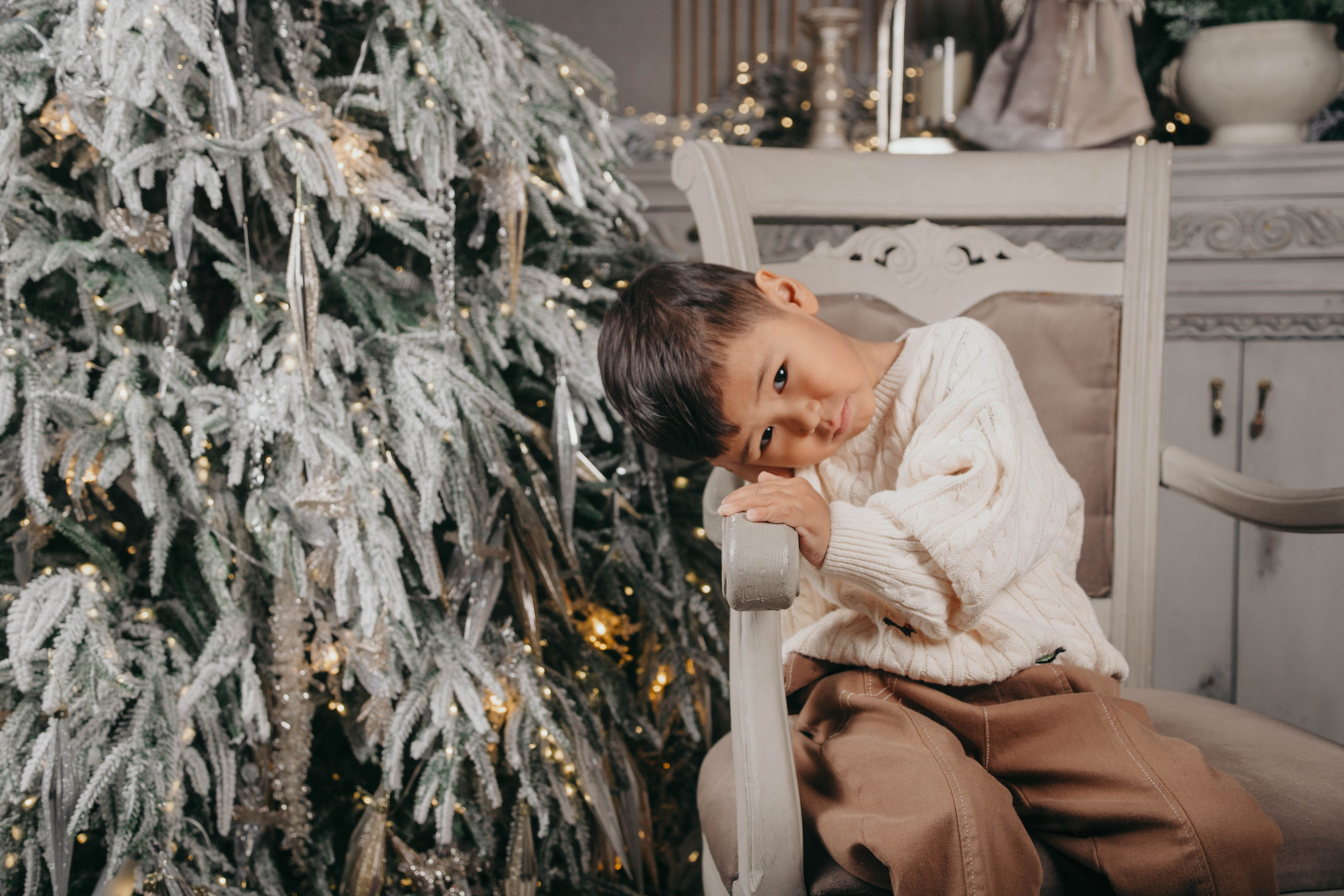 Семейная фотосессия в фотостудии 2Стула. Свадебный, семейный и портретный фотограф в Алматы, Костанай