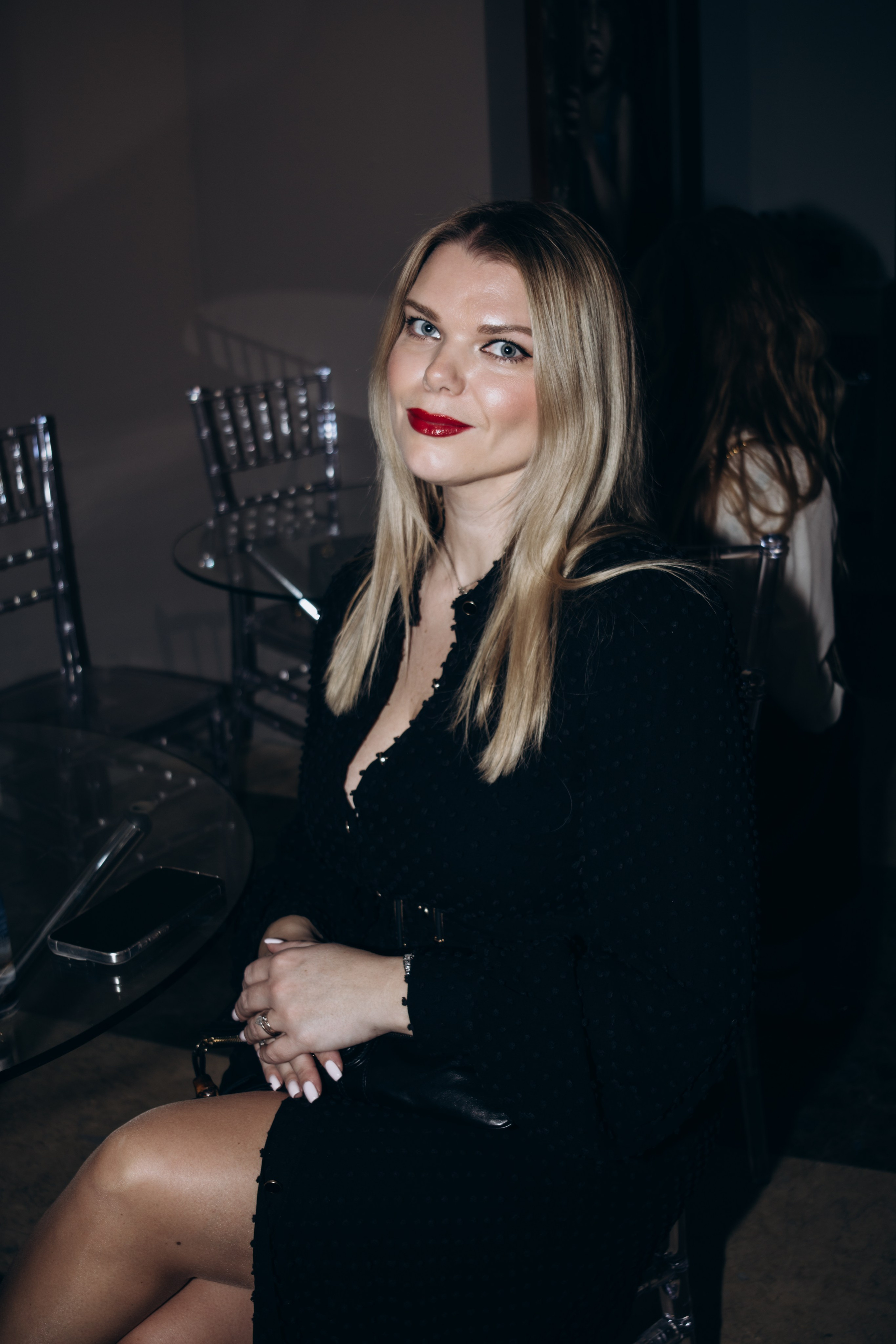 репортаж выставки художницы дарьи санатиной в москве