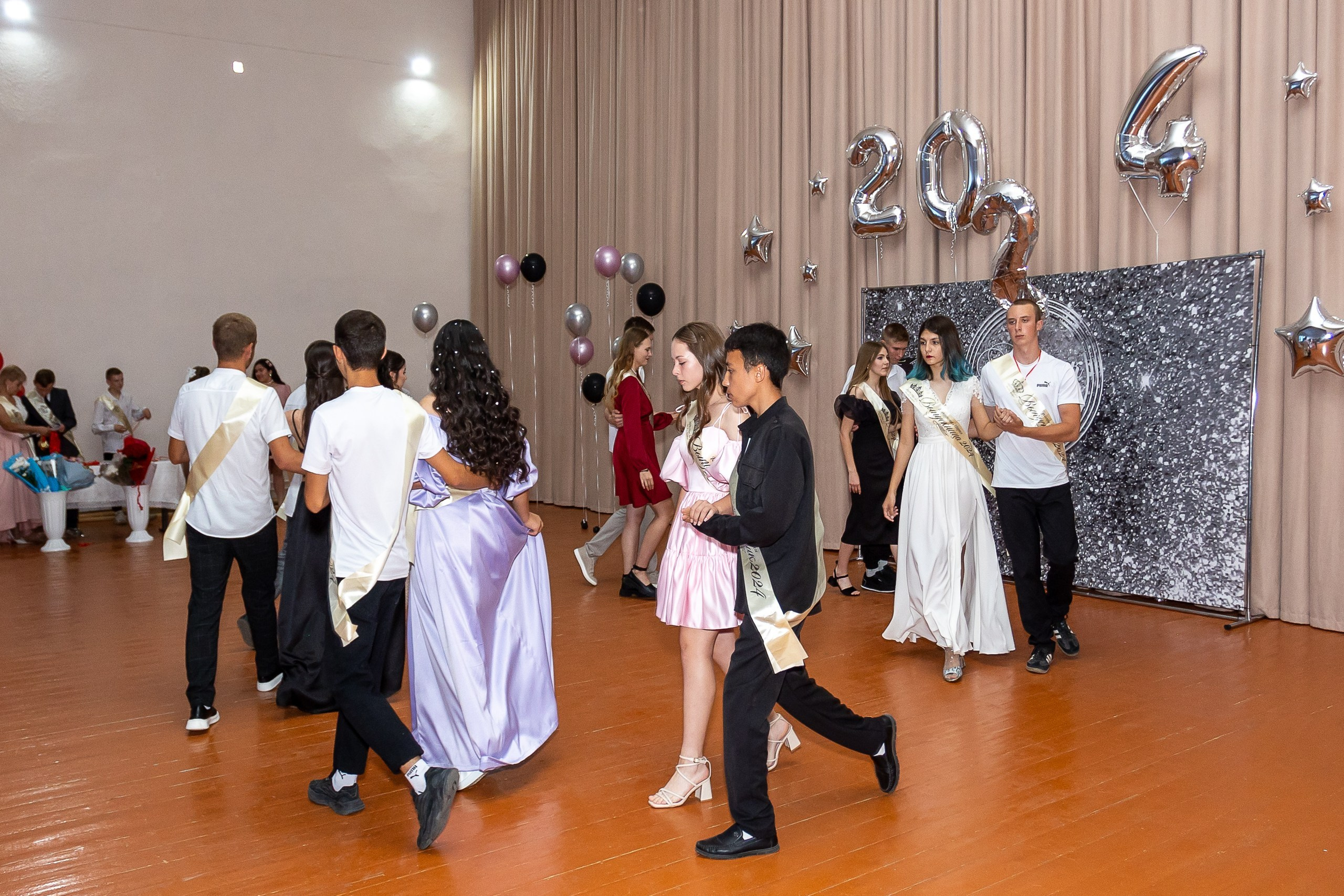 Вручение аттестата 2024 г. Выпускные альбомы Майкоп, Краснодар Елена Золотарева