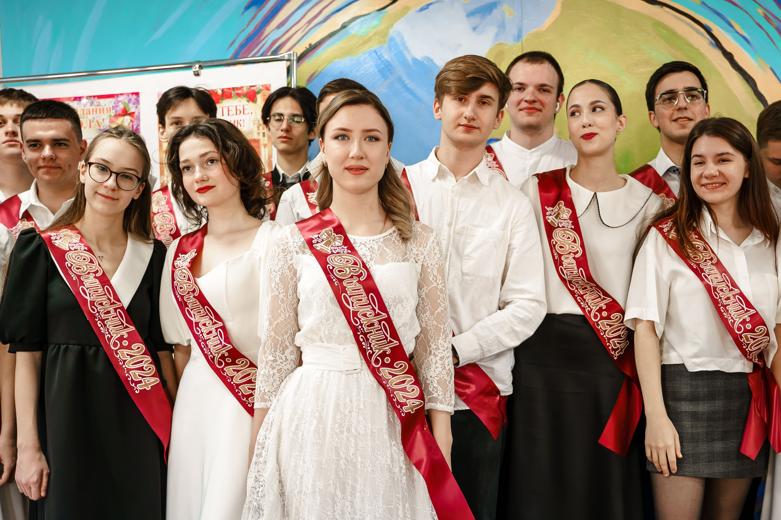 Последний звонок_Выпускники 11кл._Гимназия 18_2024 г. Фотографы из солнечного Краснодара Вадим и Надежда Митус