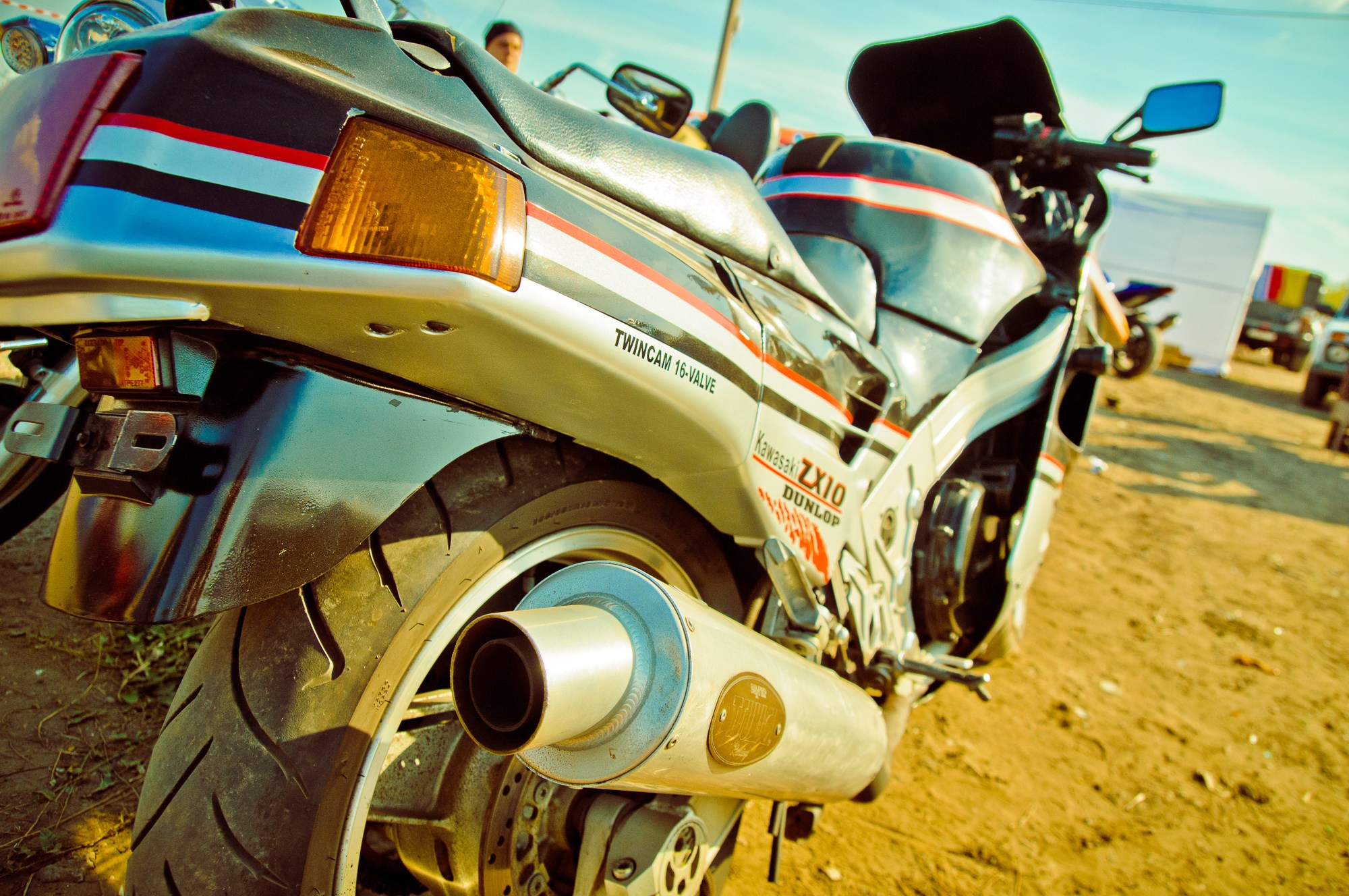 Мотоцикл сзади