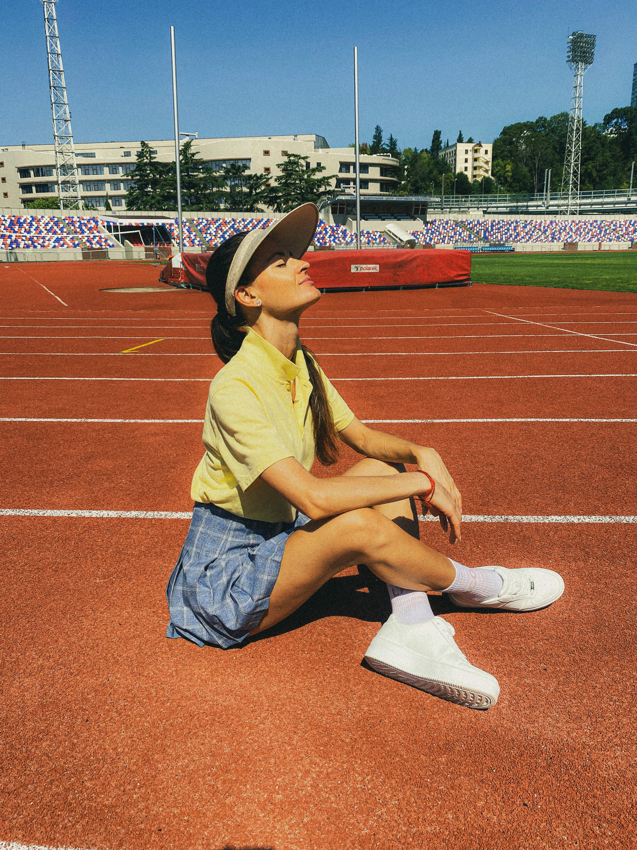 Ретро на сочинском стадионе. Чувственный мобильный фотограф в Казани и Сочи Дьяченко Дарья