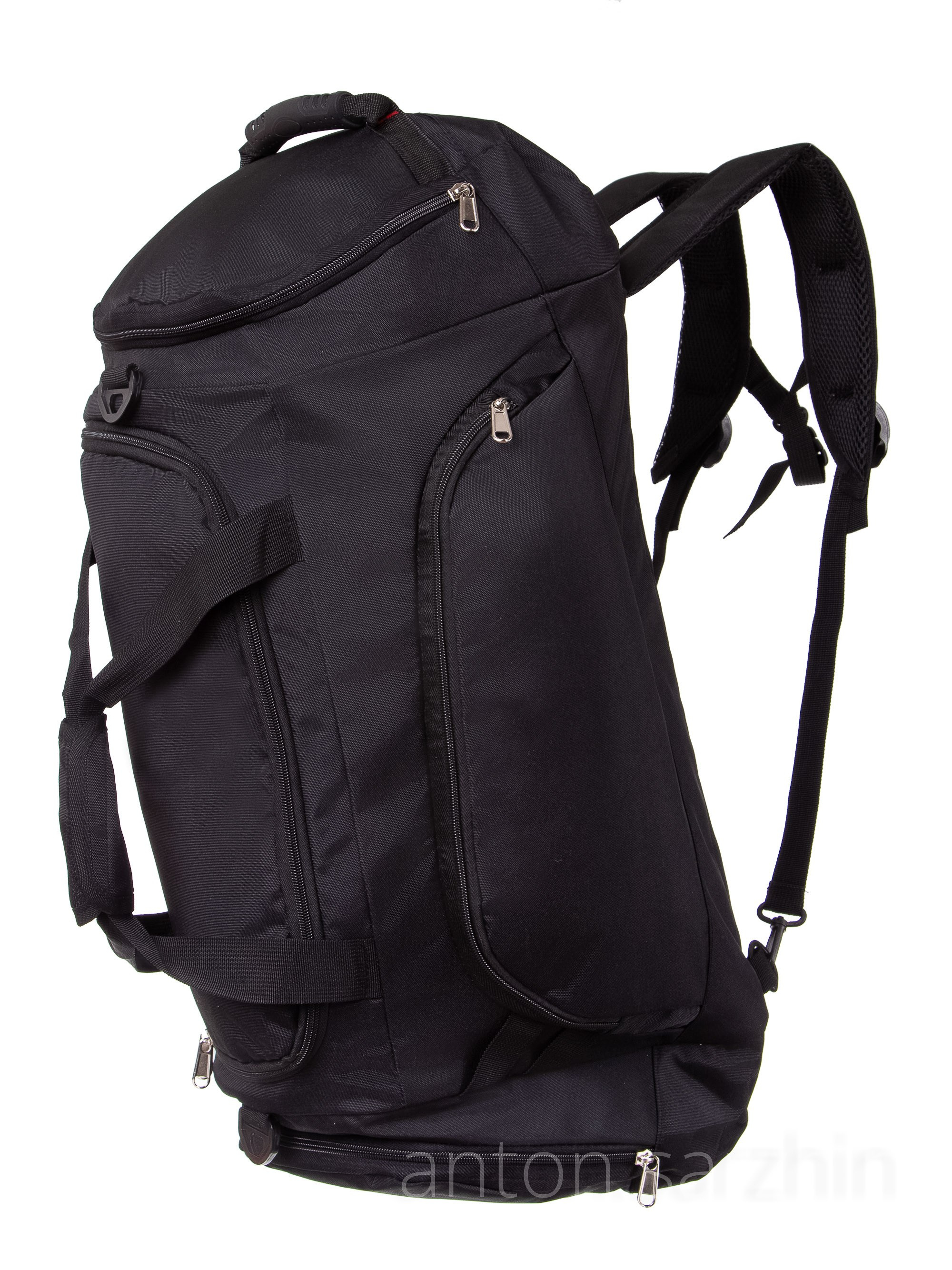 Предметная съемка спортивного рюкзака стоя