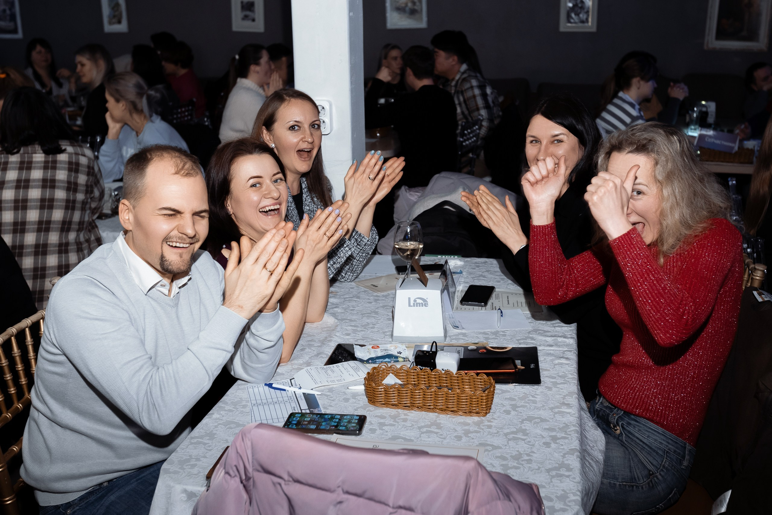 Фото с репортажа квиз-шоу ЛИГА ИНДИГО в ресторане Алые Паруса. Фотограф в Санкт-Петербурге — Сергей Петров