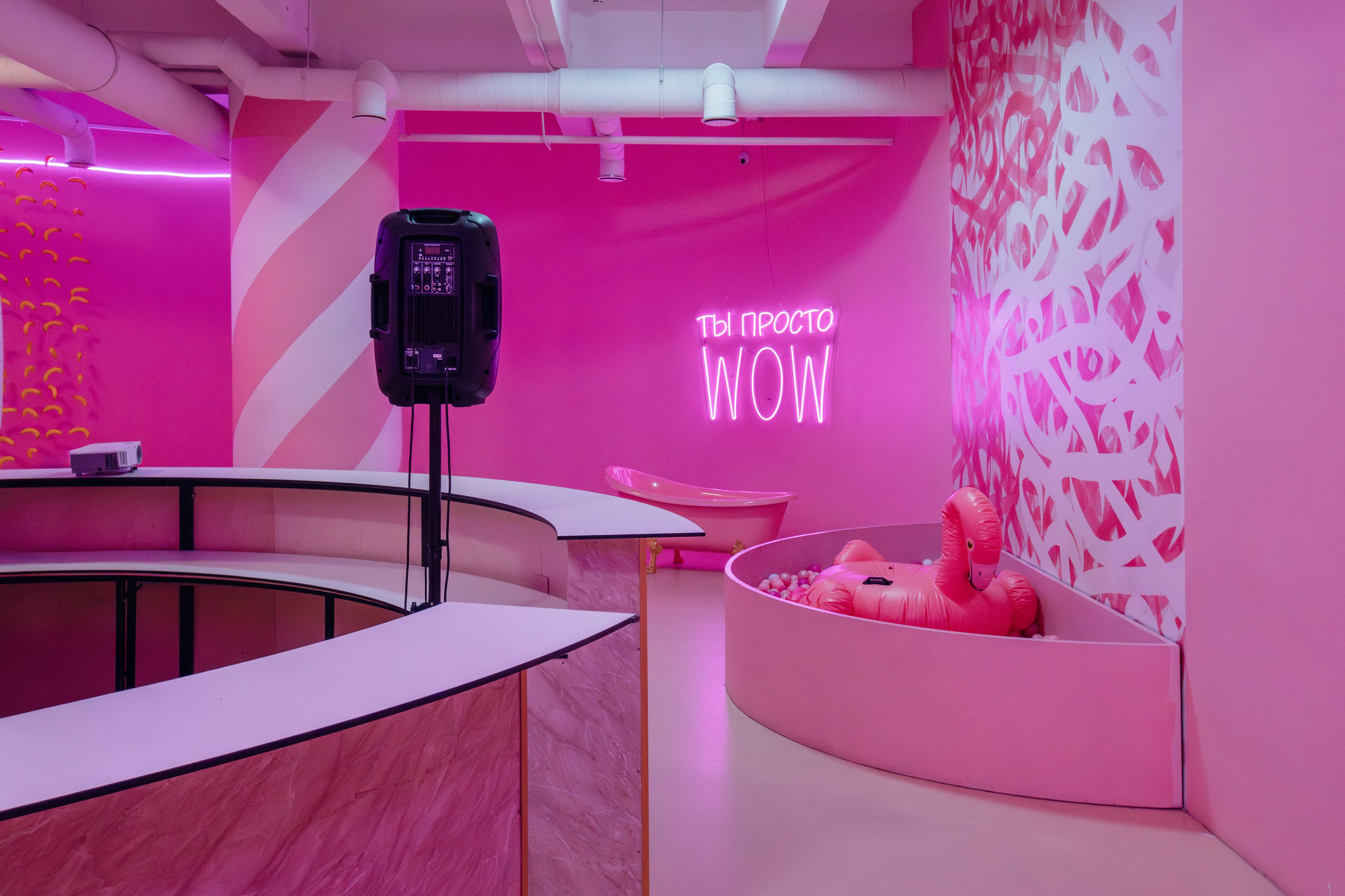 Mr. Flamingo (лето). Аренда лофта в СПб для мероприятий