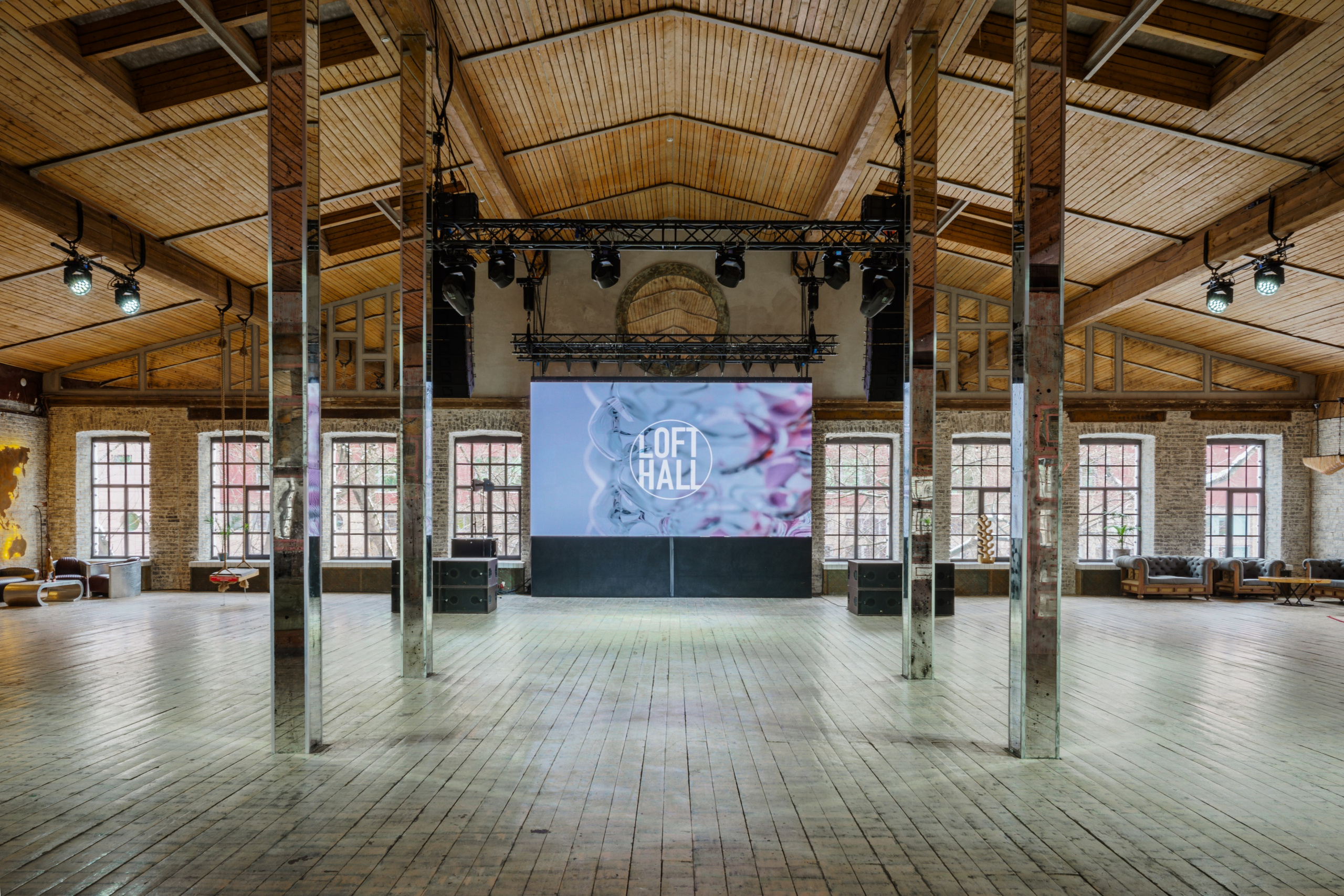 Съемка для каталога «LOFT HALL» | vhaus. VHAUS | Превращаем квадратные метры в капитал. Стратегический визуальный маркетинг для премиум-недвижимости