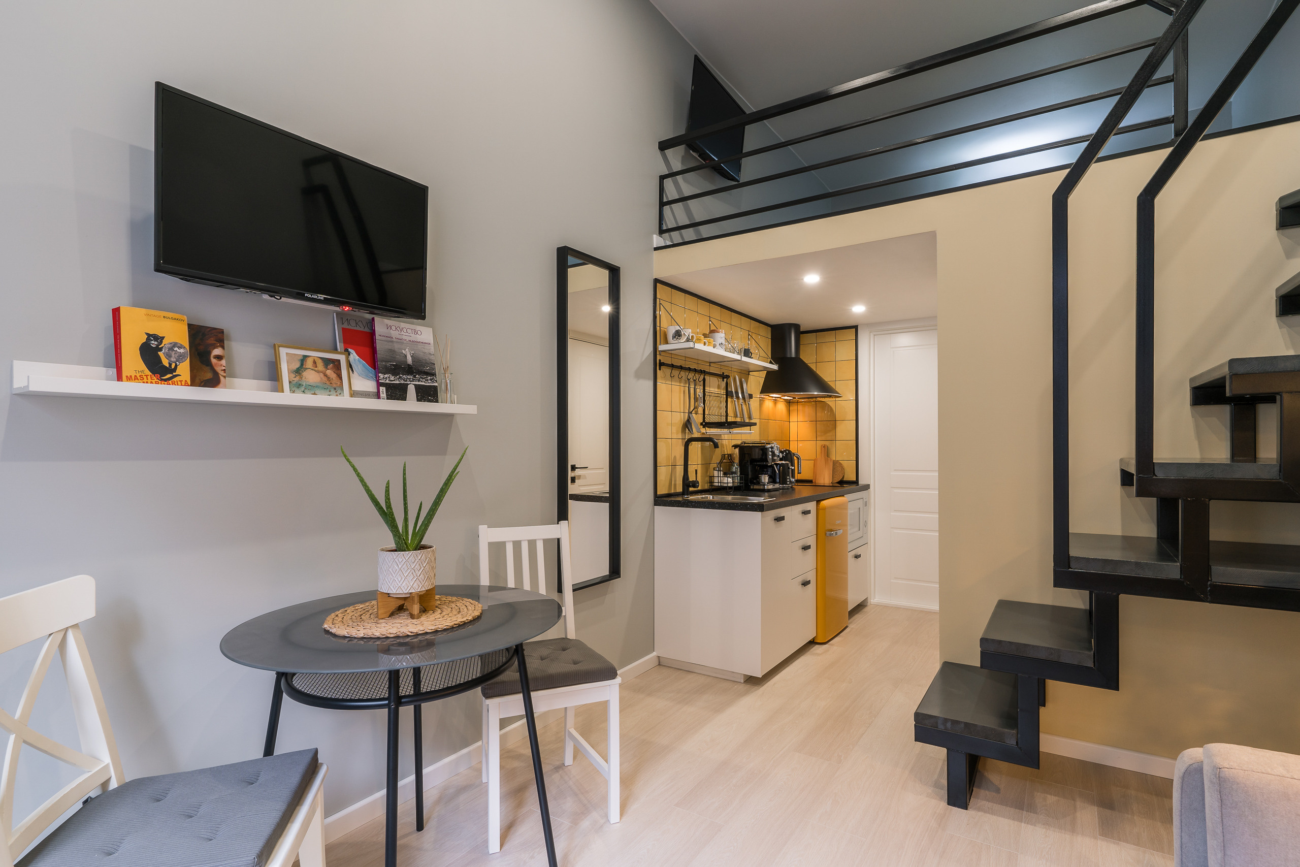 Apartments on Mokhovaya Street. Svyatoslav Bunkov | photographer