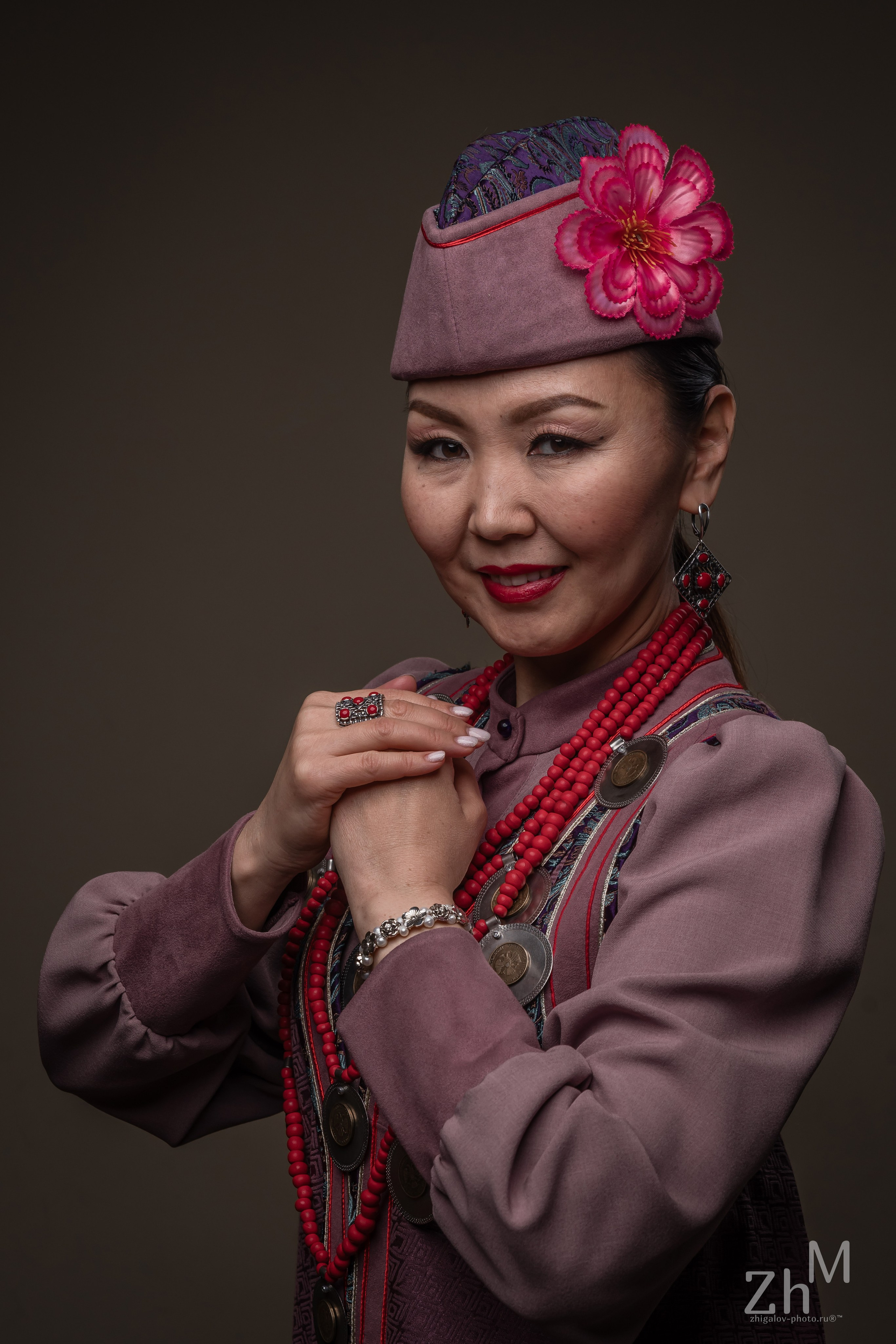 Съёмка в бурятских национальных костюмах. Семейный и свадебный фотограф в Иркутске Максим Жигалов