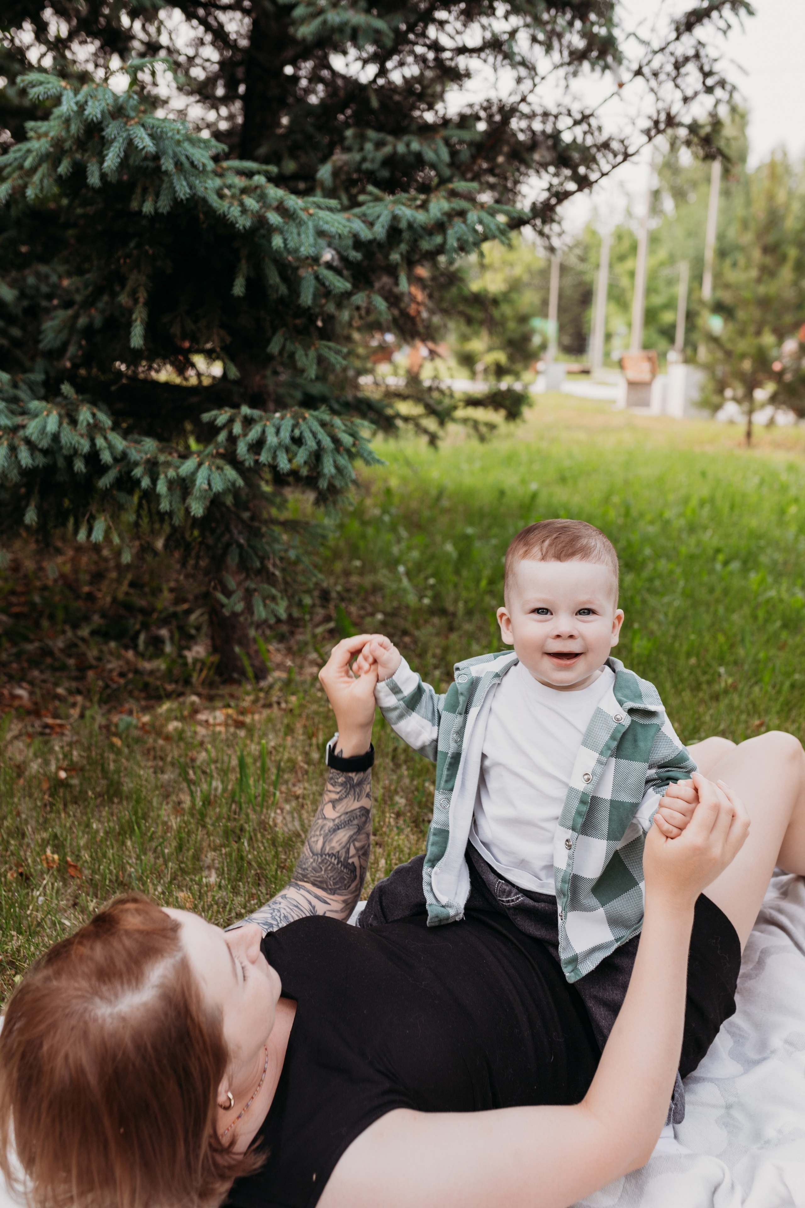 Семейные фотосессии на улице Барнаул. Фотограф новорожденных в г. Барнаул Ренпенинг Катерина