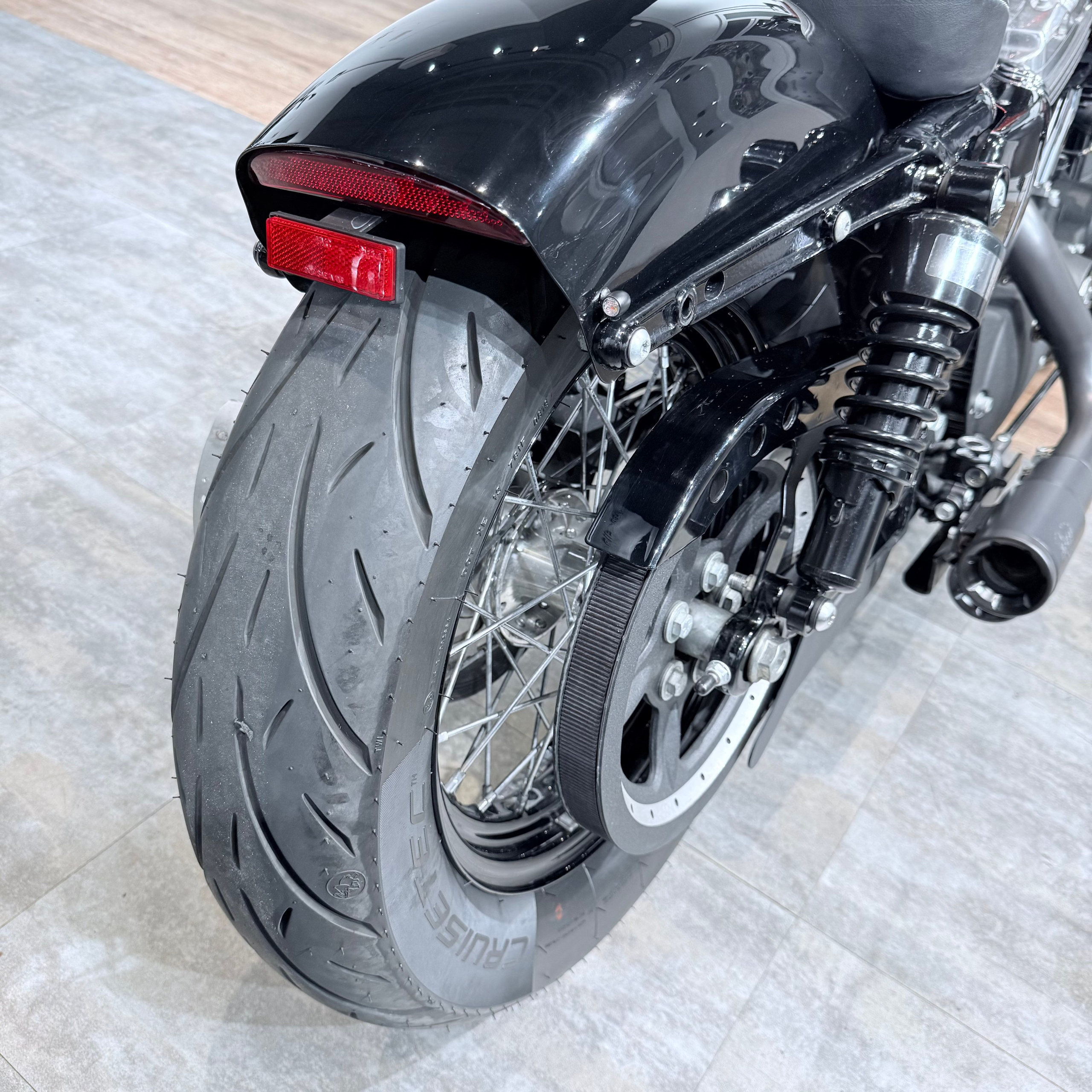Купить Harley-Davidson 2015 Forty-Eight 1200 ABS (Softail/Dyna) — подробнее на сайте. Hello Davidson, Москва. Только хорошие мотоц
