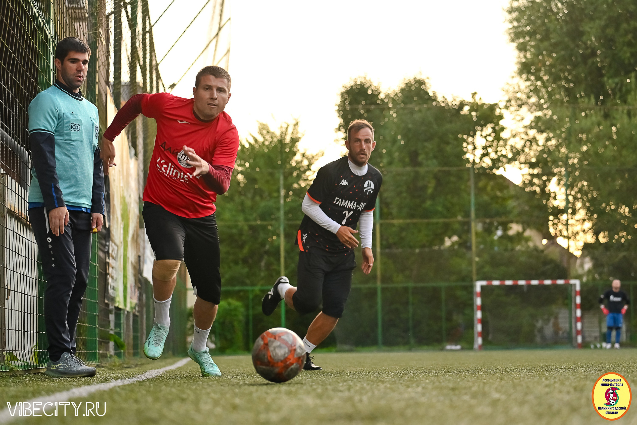 ИГРЫ МИНИ-ФУТБОЛЬНОЙ И КОРПОРАТИВНОЙ ЛИГИ. VIBECITY.RU Вайб Сити Ру Фоторепортажи Фотоотчеты Калининград