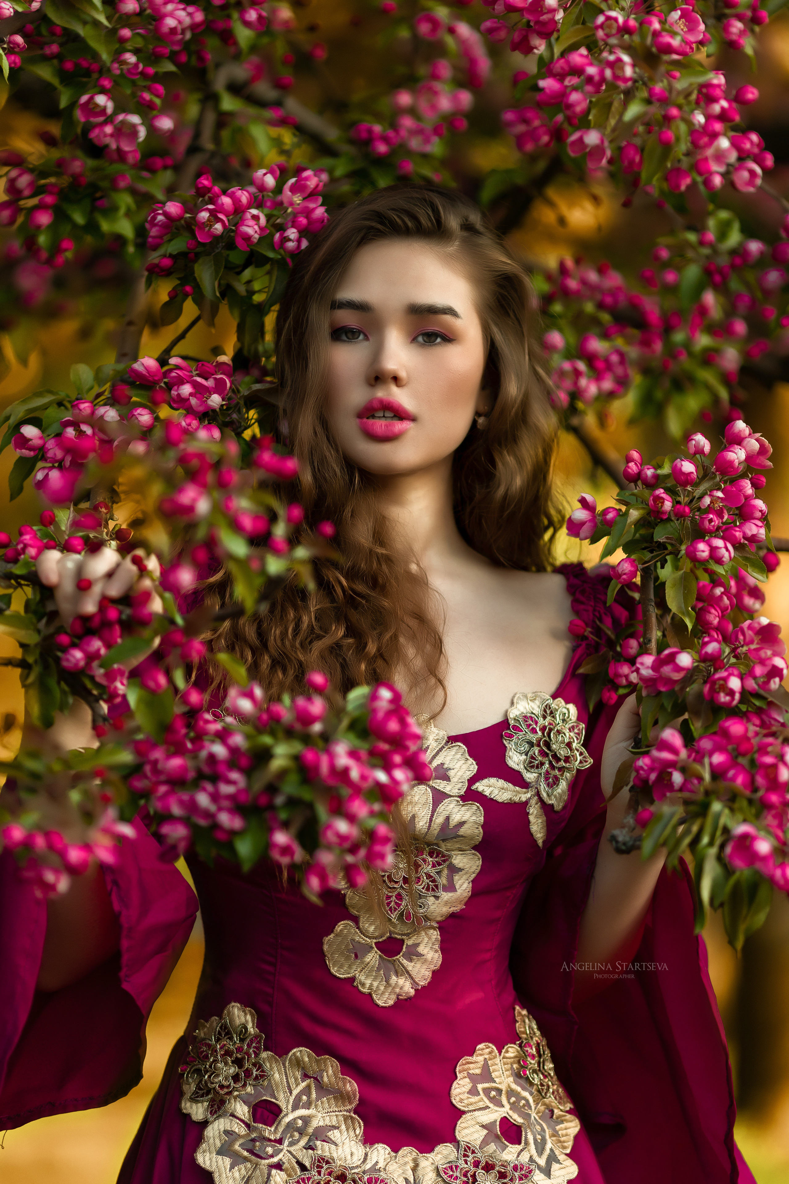Фотосессия в цветущем розовом саде. Сказочный фотограф в русском стиле в Москве Ангелина Старцева | Русский сказки|Фотосесессия в Азиатском стиле