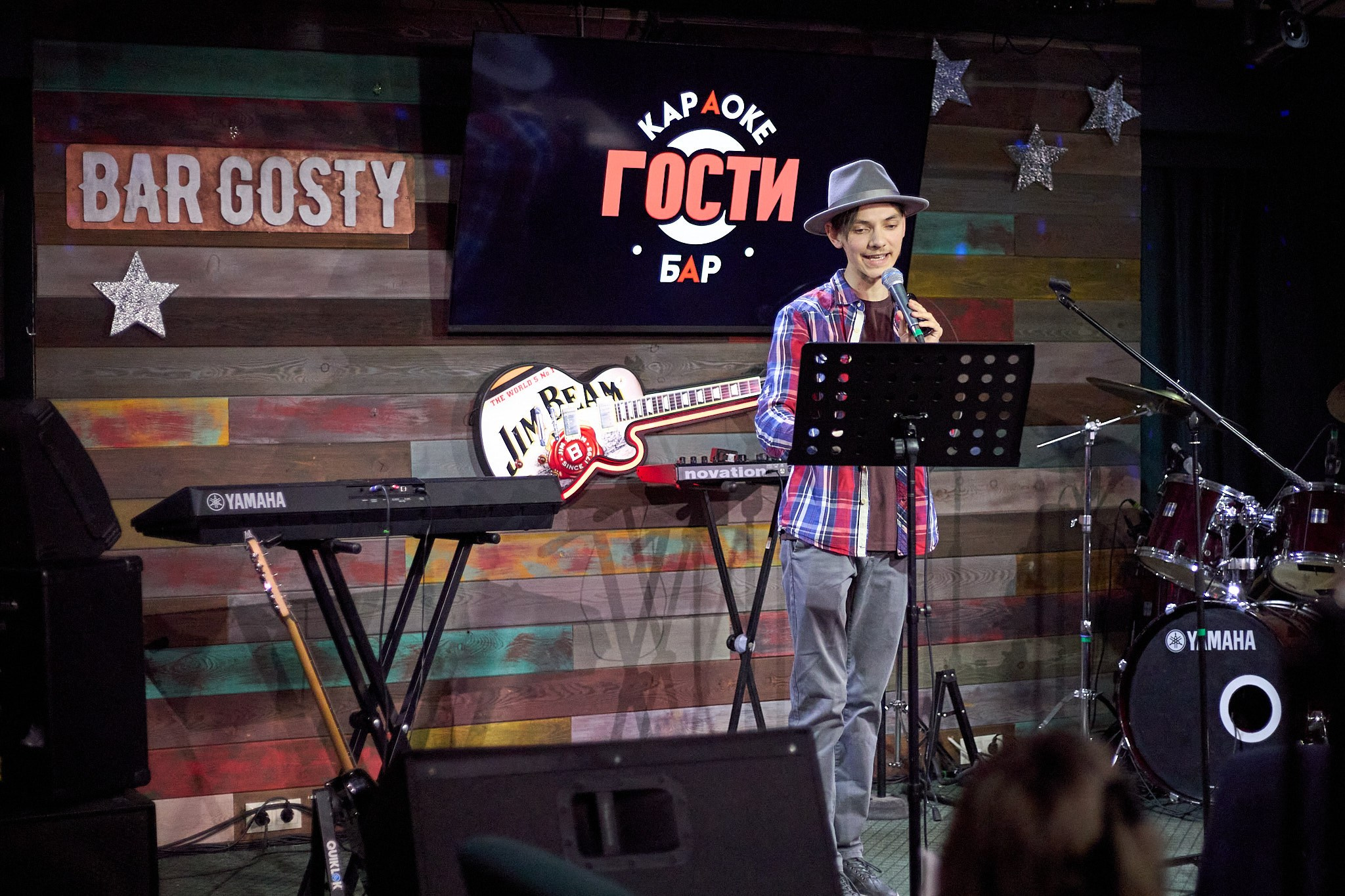 Концерт в баре «Гости». Фотограф Омск | Александр Вандеров