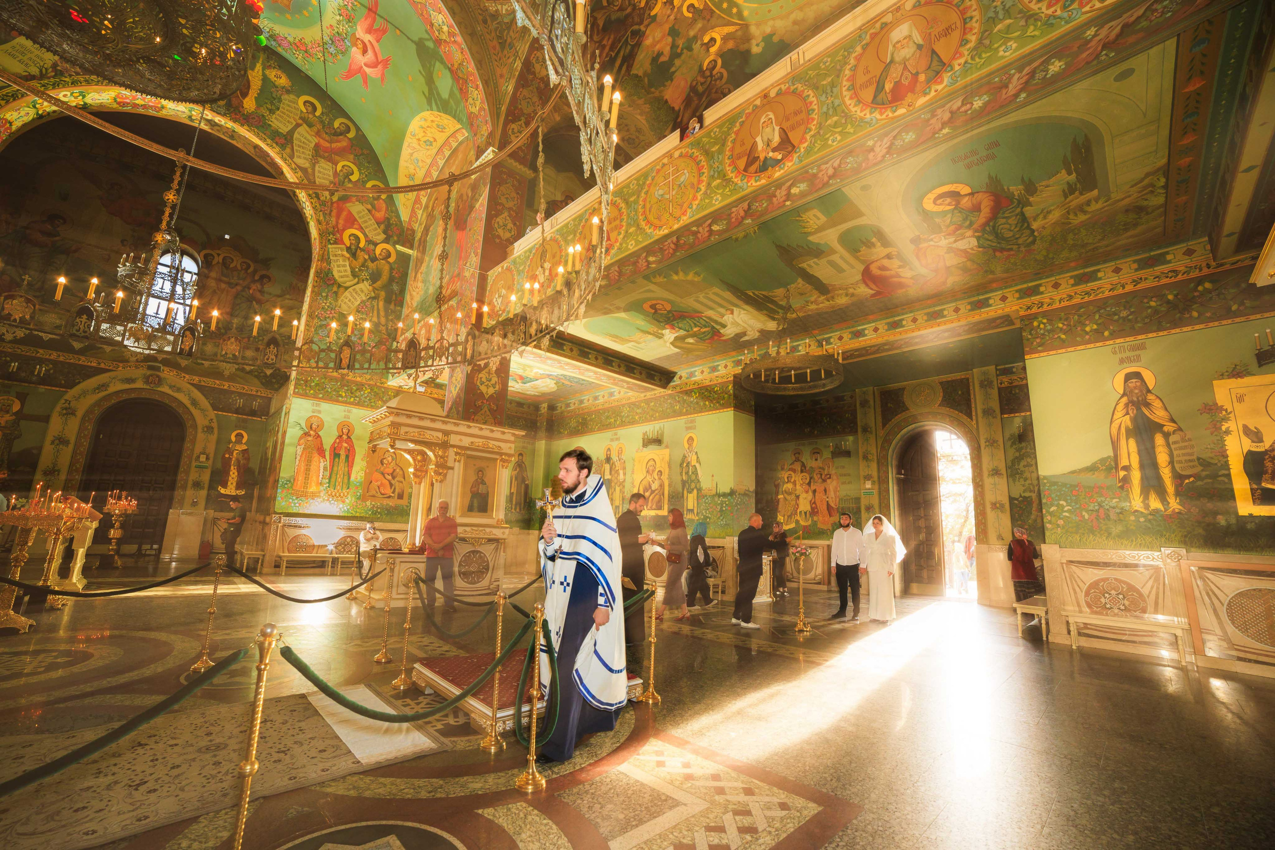 Красивые фотографии с венчания - лучшие моменты церемонии.